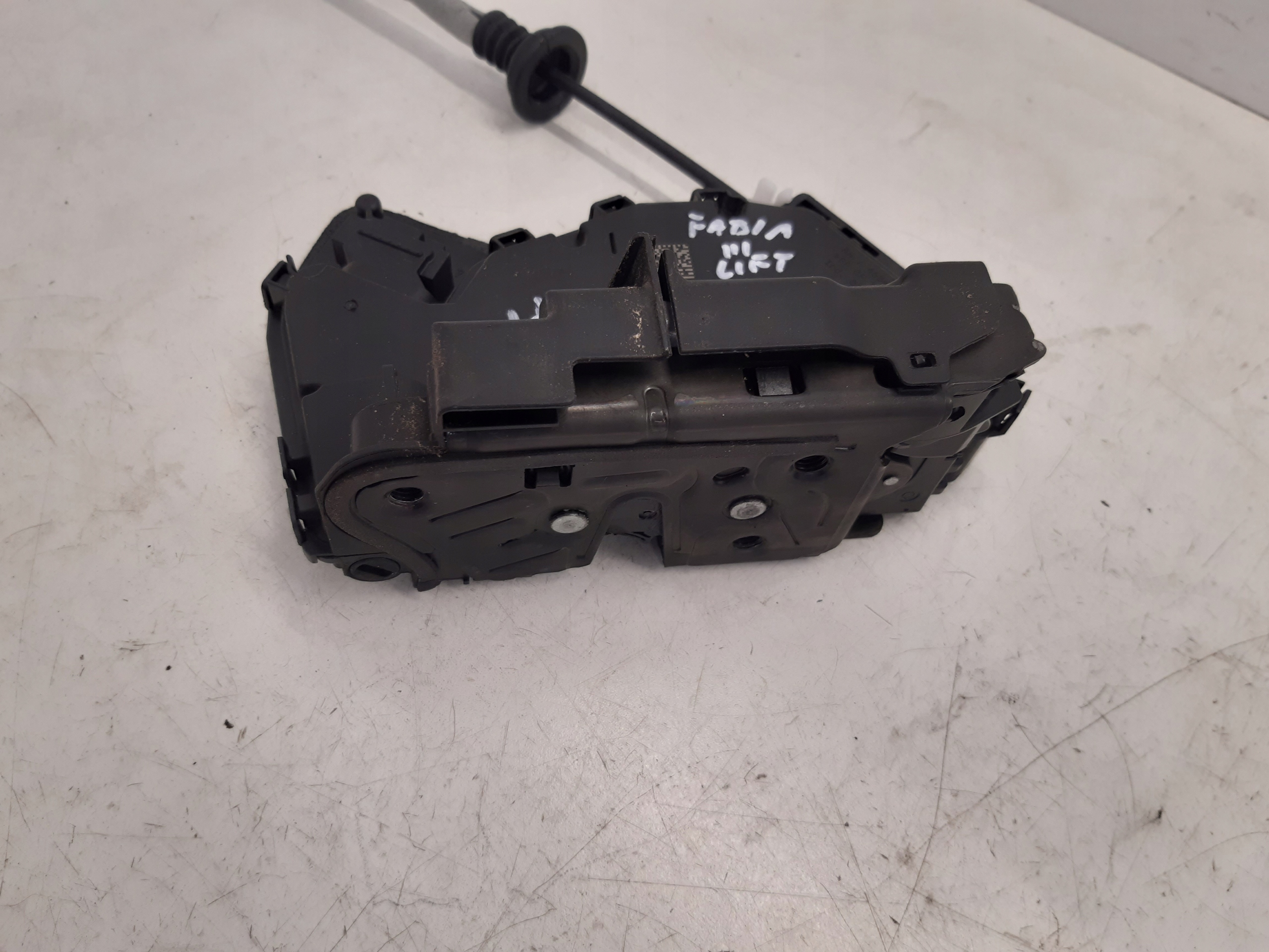 lock right front 5TB837016A Skoda Fabia III LIFT 1,0 MPI