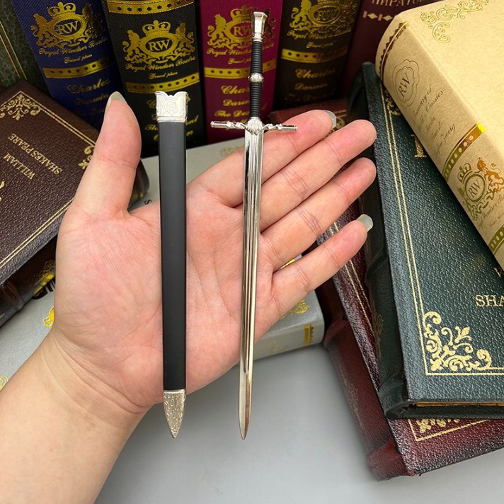 REPLIKA STALOWEGO MIECZA WIEDŹMIN GERALT 22CM Marka Inna