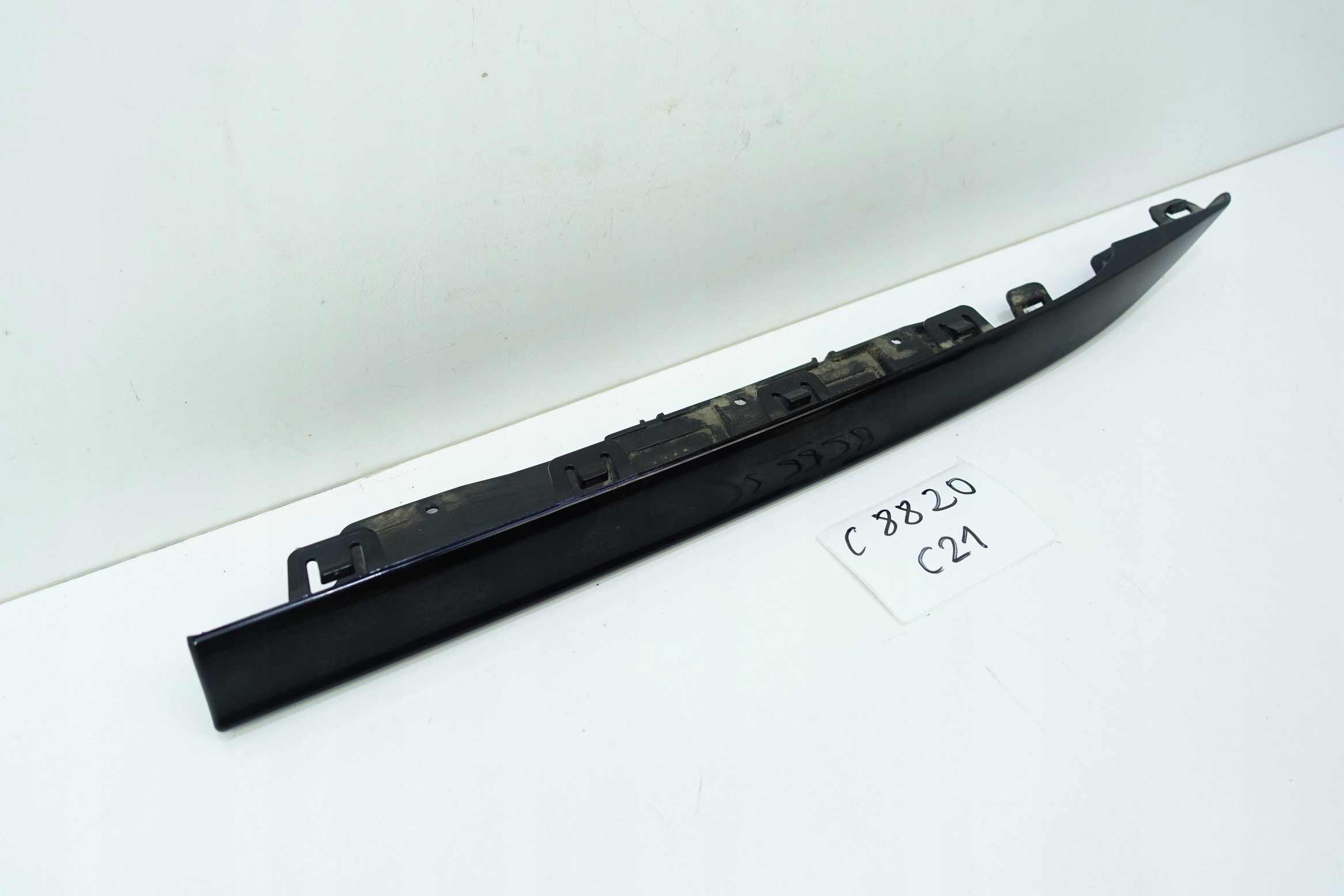 moulding SPOILER left VW GOLF VIII 8 R R-LIN KOMBI