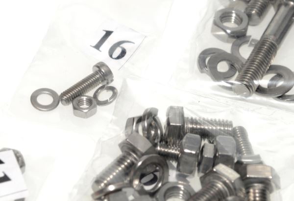 Sruby nierdzewne WFM 125 M06 ramy nadwozia Part number brak