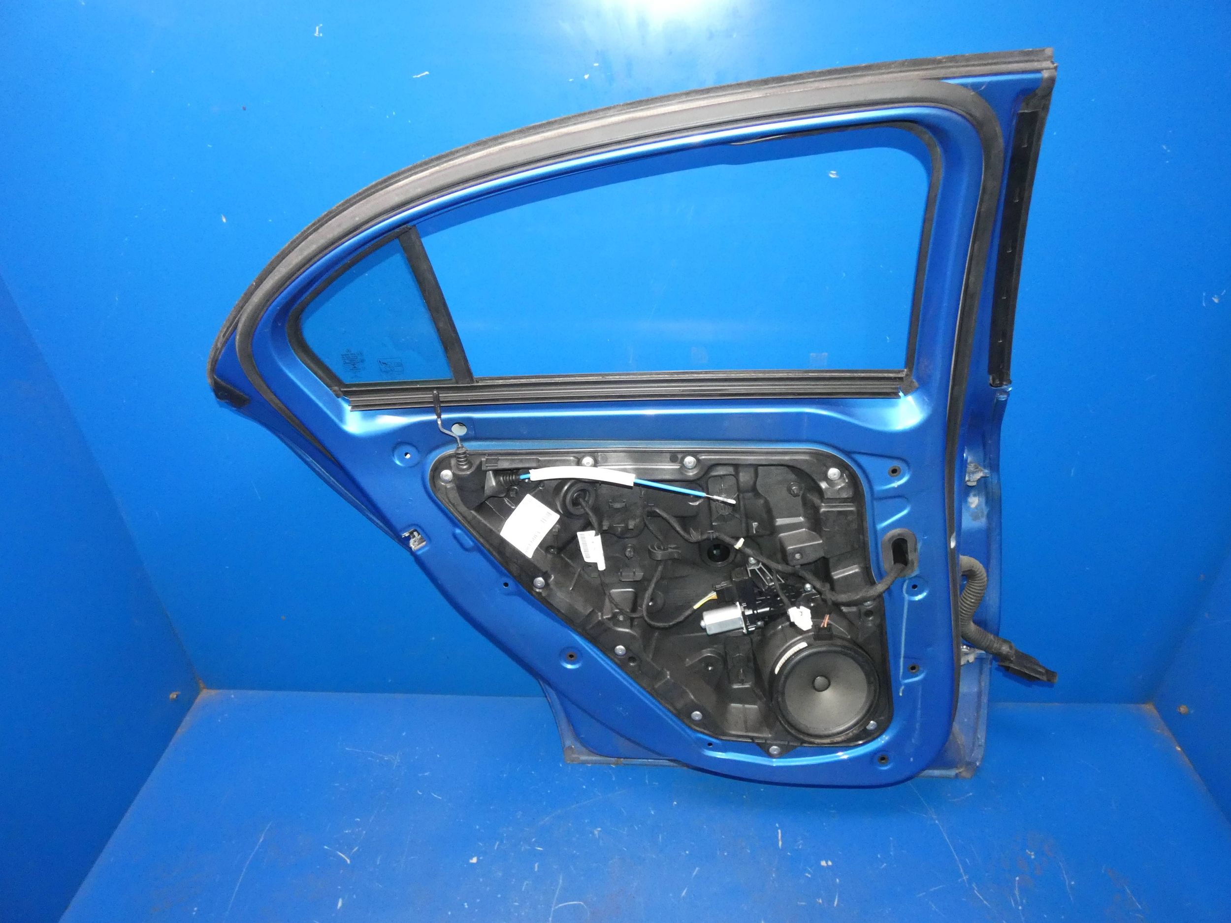MERCEDES A KLASA W176 door left left rear part rear. ZAGIETE complete