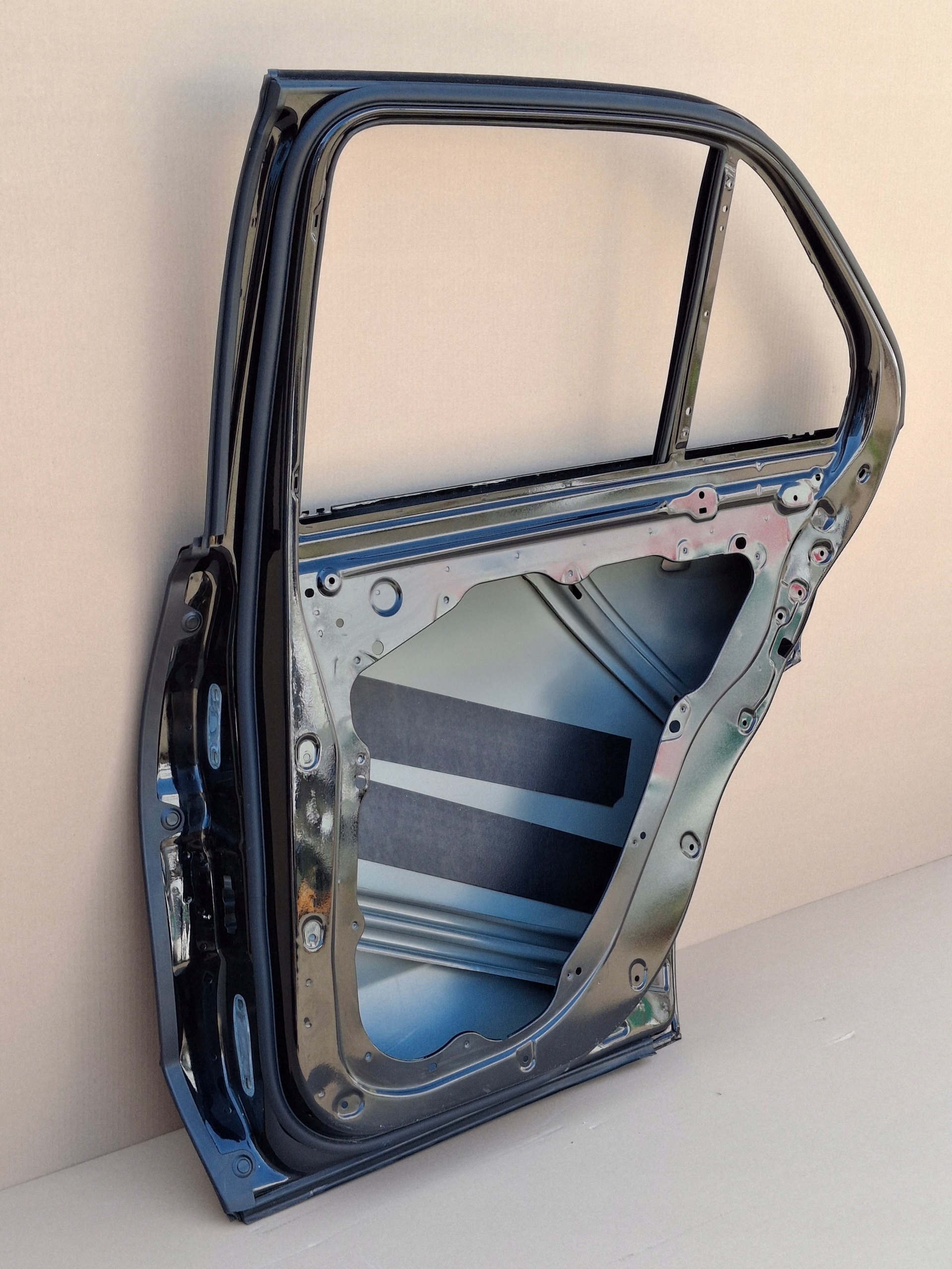 MERCEDES GLE W167 DRZWI PRAWY TYŁ PRAWE TYLNE A1677308211 Wersja Europejska