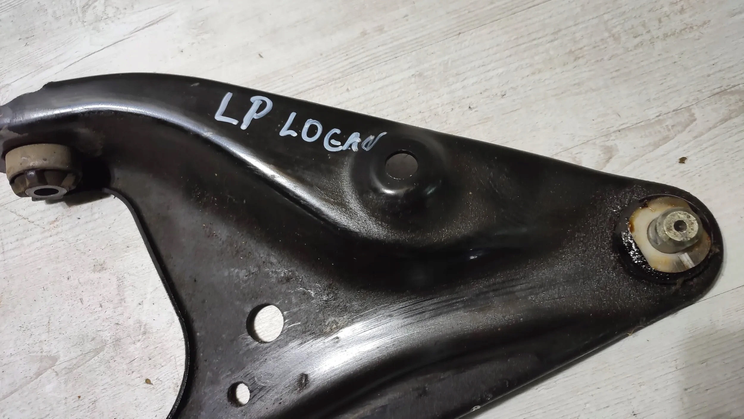 Dacia Logan II 2019r front side left arm