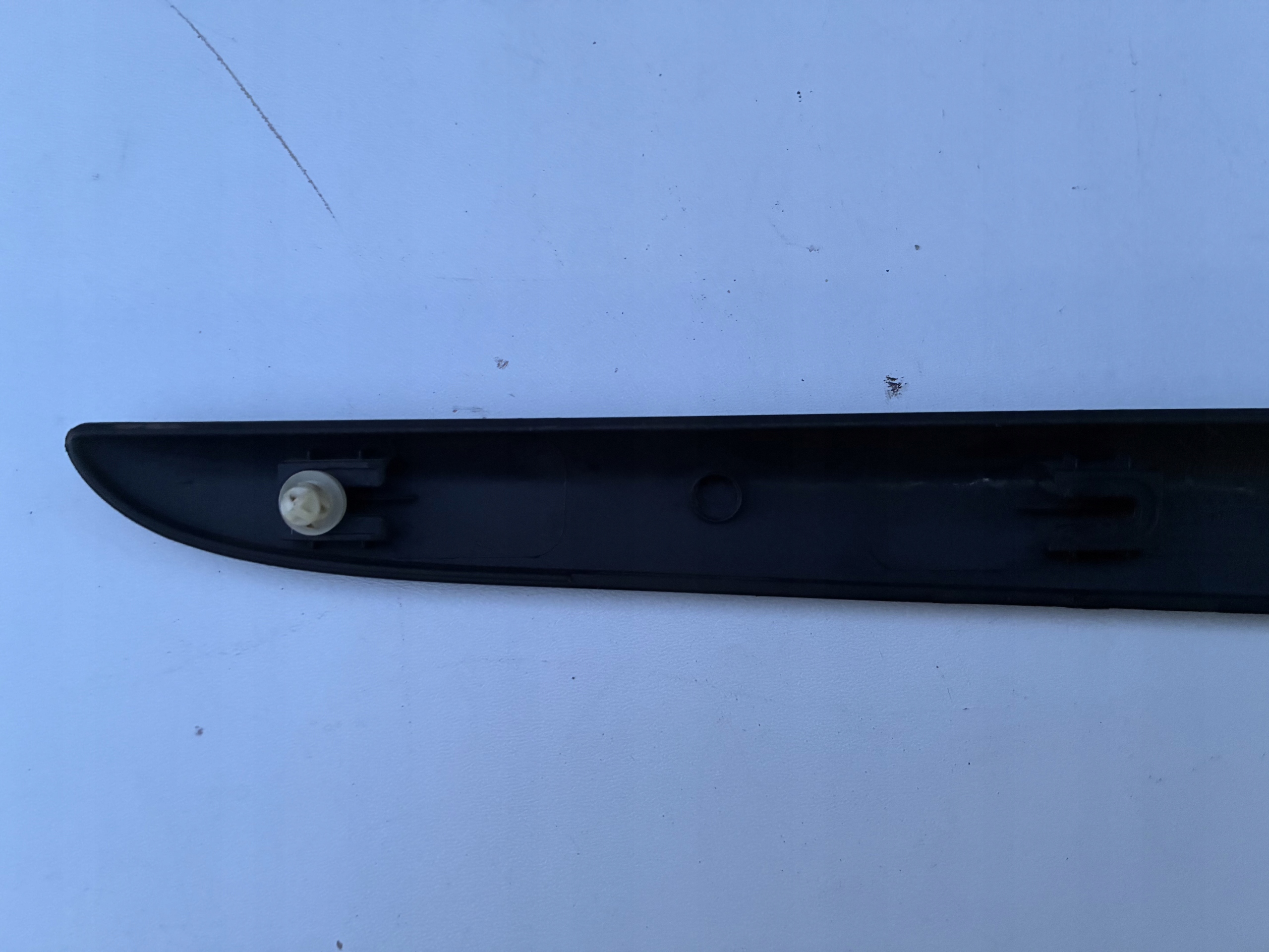 modanatura parafango sinistra posteriore Renault Clio III ==OEM==