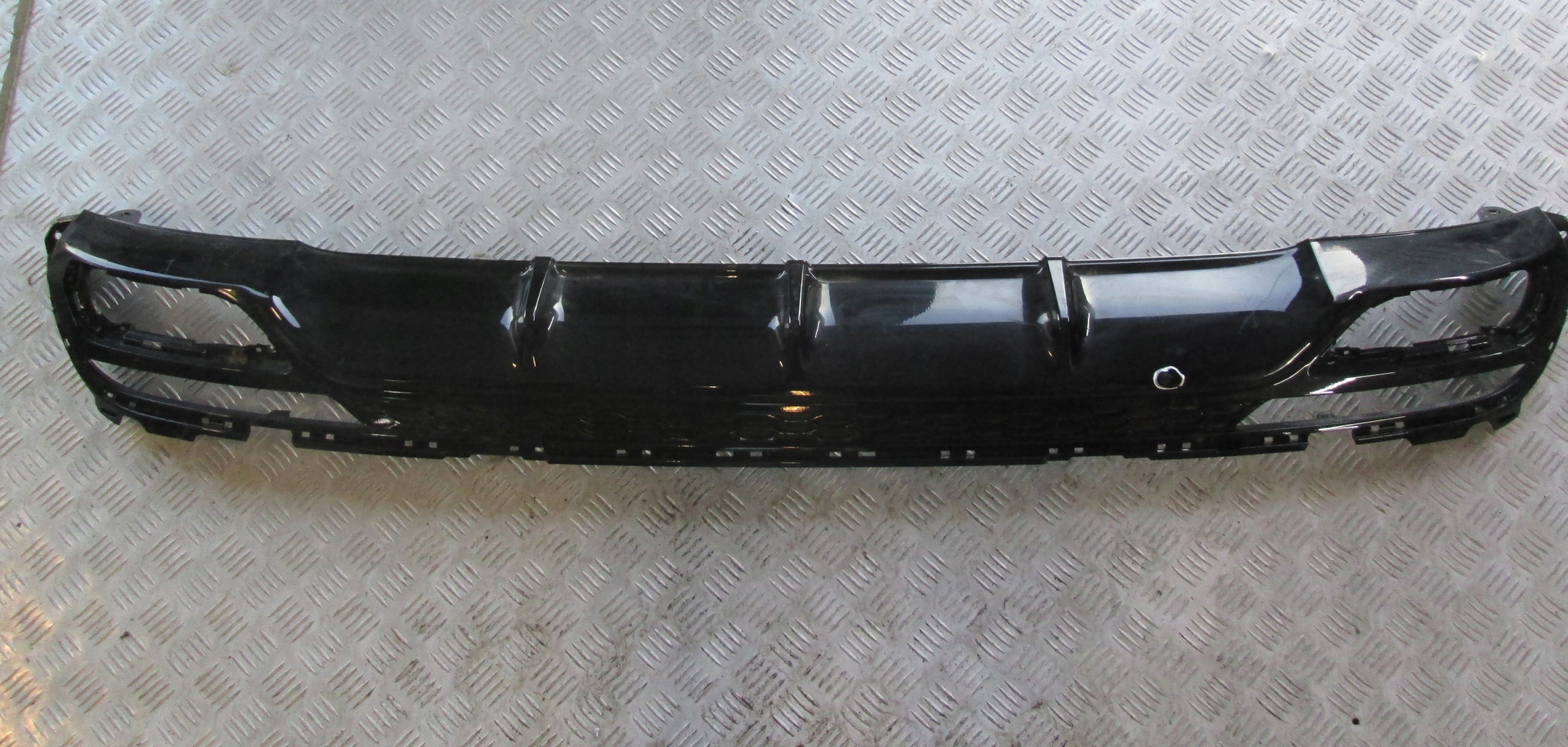 86612-J7BA0 - НИЖНЯЯ ГУБА ЗАДНЕГО БАМПЕРА CEED III 3 SW GT-LINE