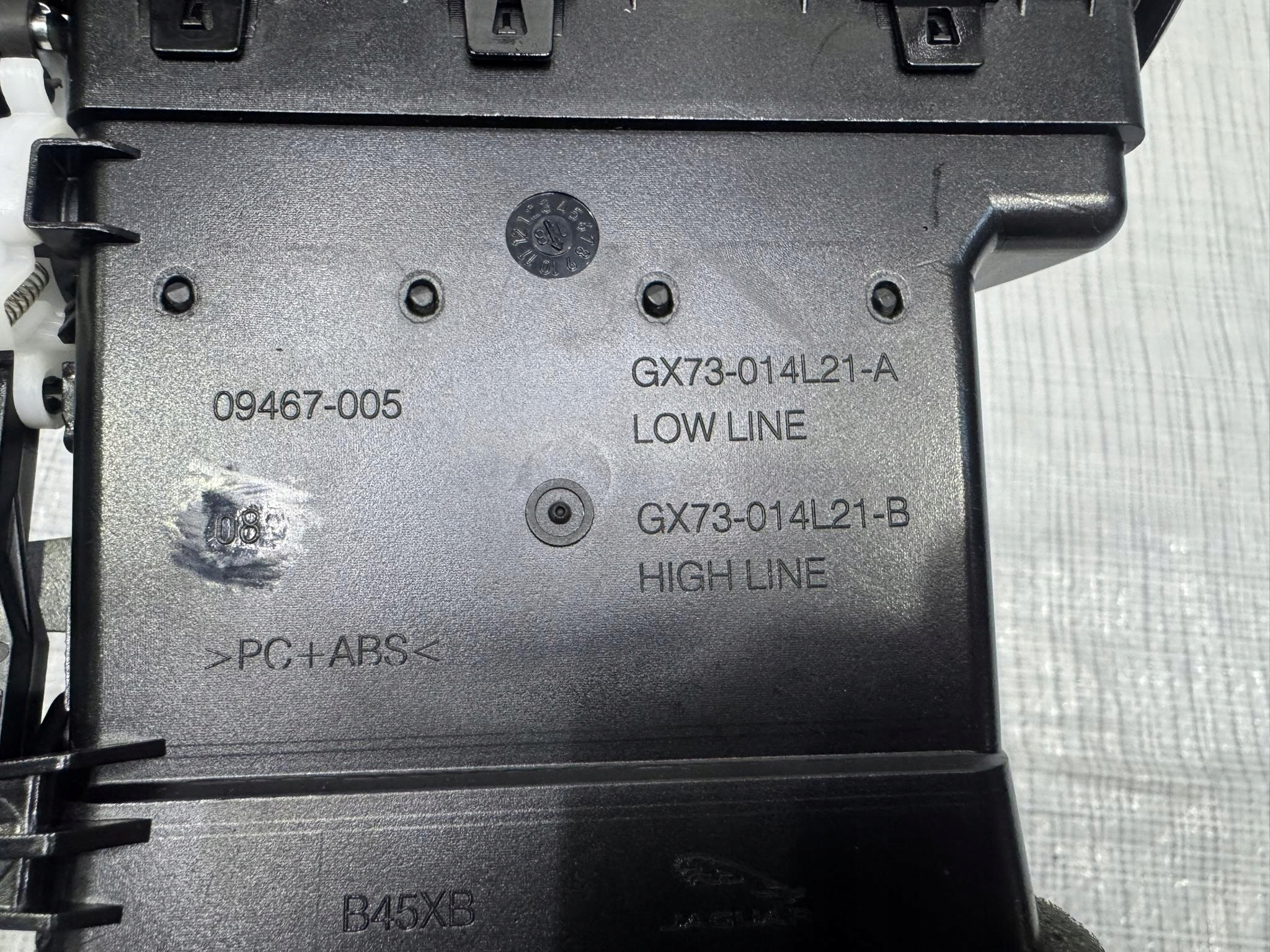 рамка радио jaguar GX73-014L21-B
