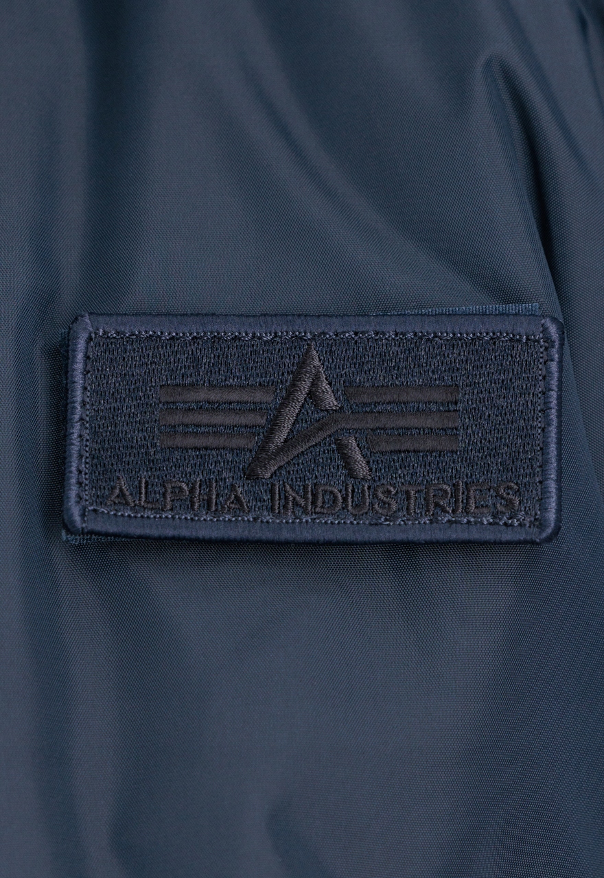 Kurtka Alpha Industries Engine 103101 07 Granatowa L Wzór dominujący logo