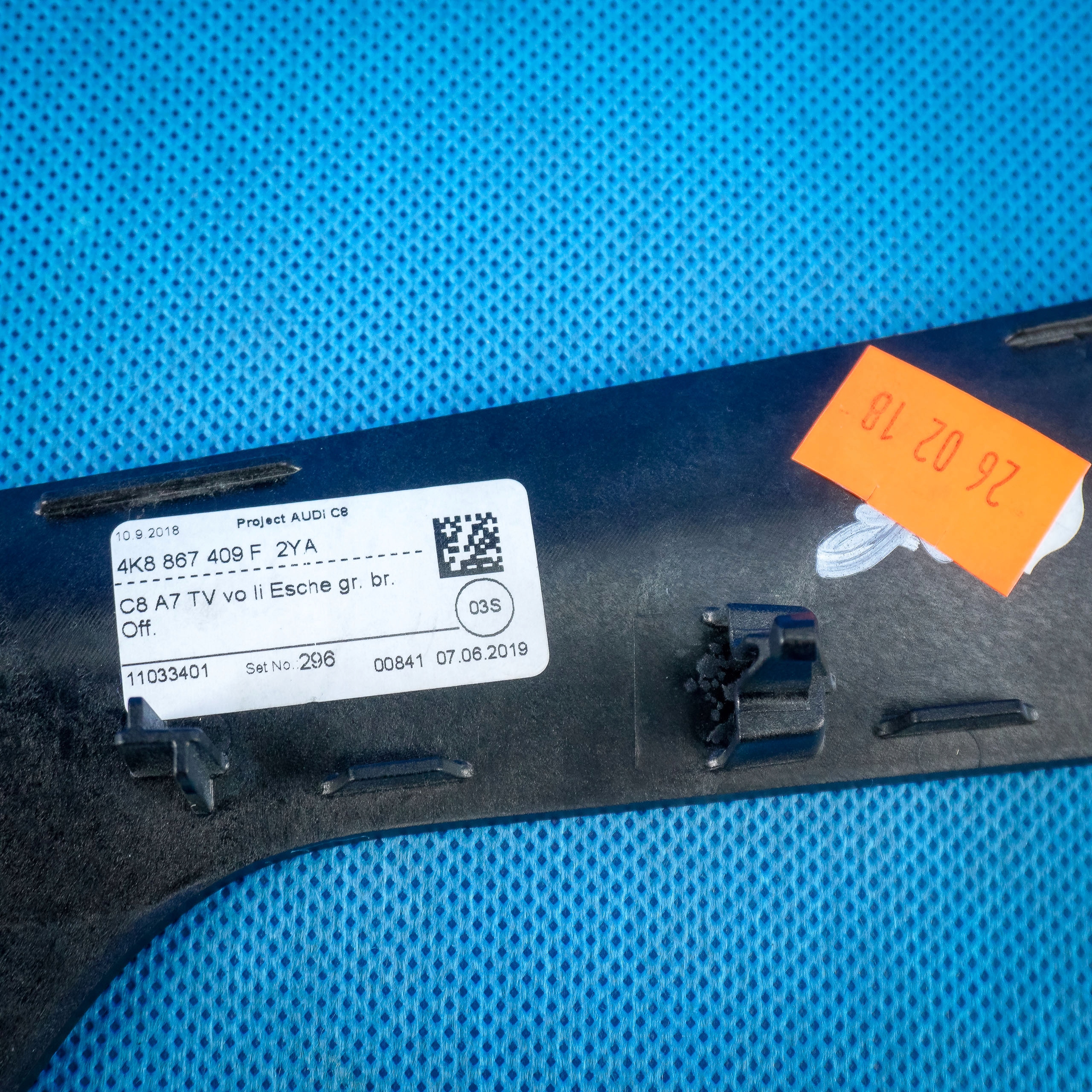 moulding dekor door front left Audi A7 S7 4K8 4K8867409F 2YA