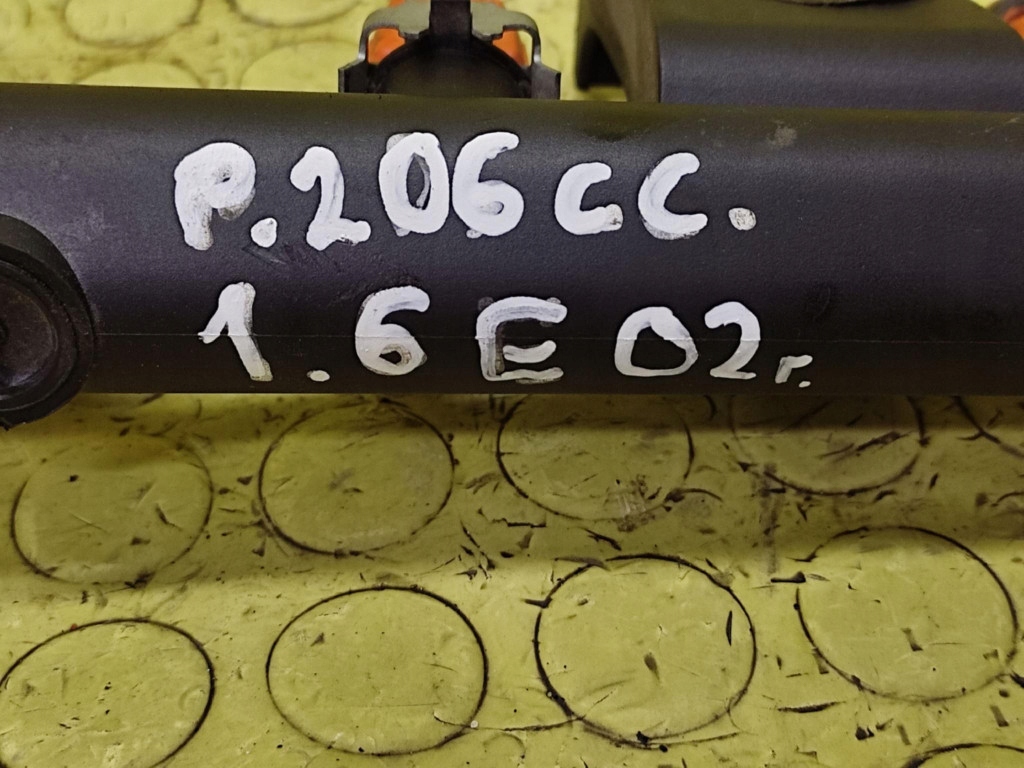 PEUGEOT 206 CC 1.6 Rampe injection 9636520780