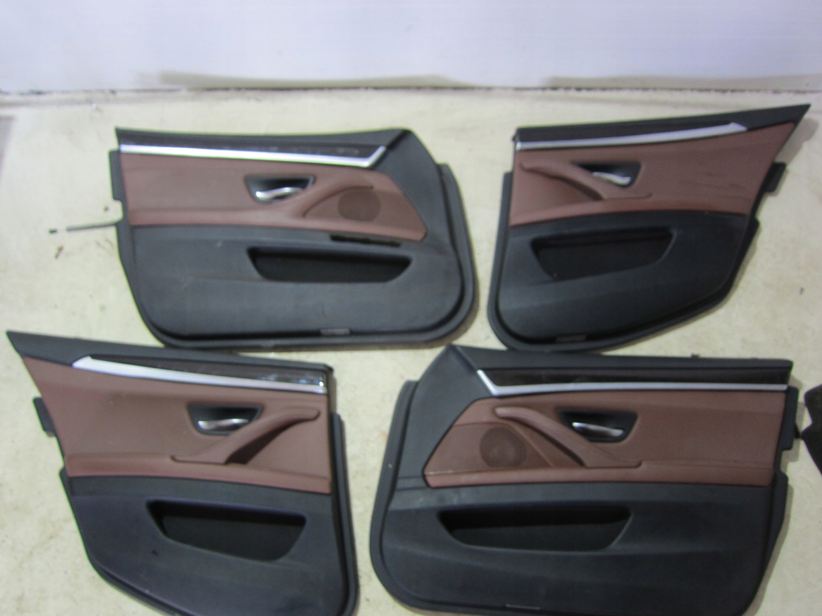 BMW F10 ОБШИВКА КАРТА ДВЕРІ КОРИЧНЕВИЙ LCEZ ДАКОТА