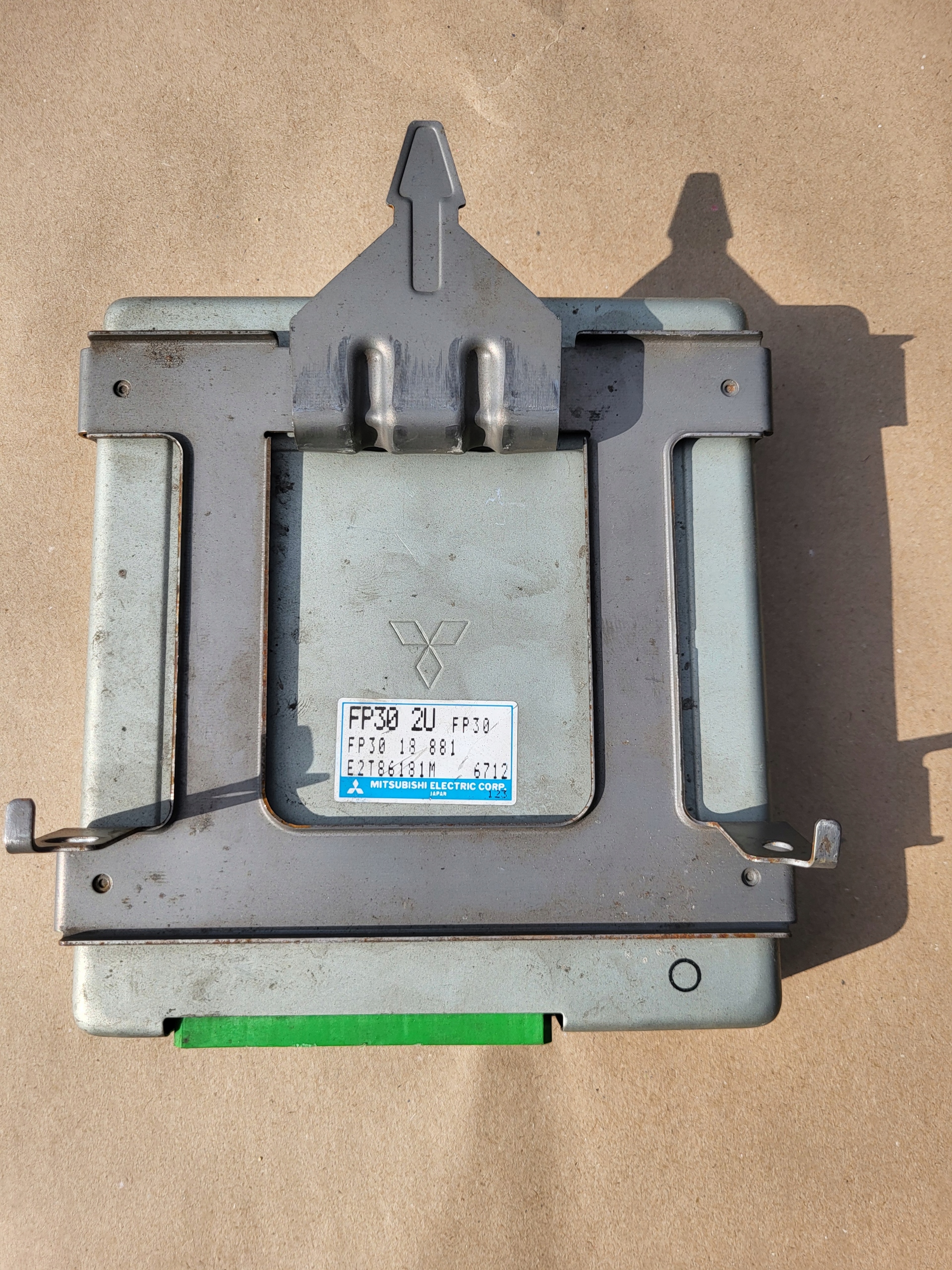 computer control unit of the engine module MAZDA 626 1.8 OE EU FP3018881 FP302UFP30