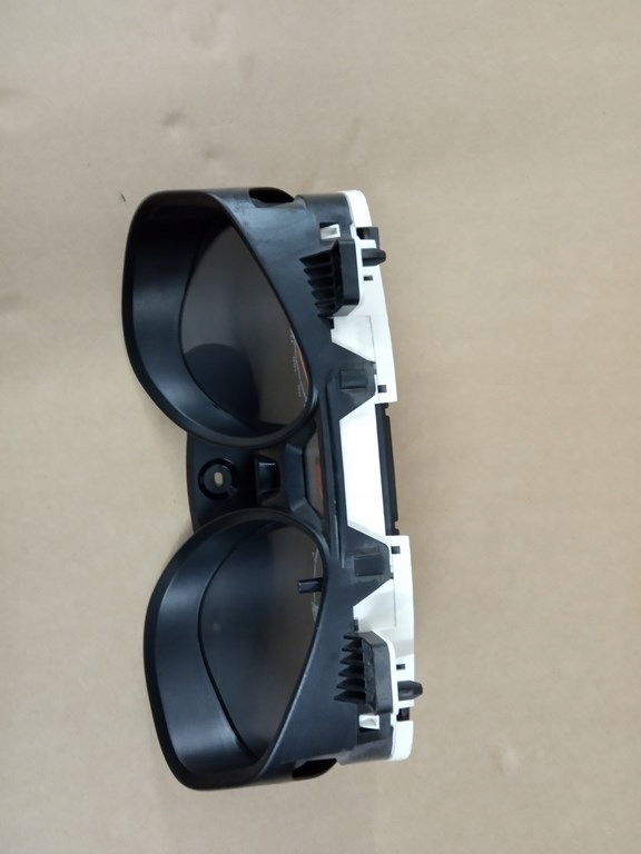 FORD Fiesta MK7 2008-12r. - спидометр часы