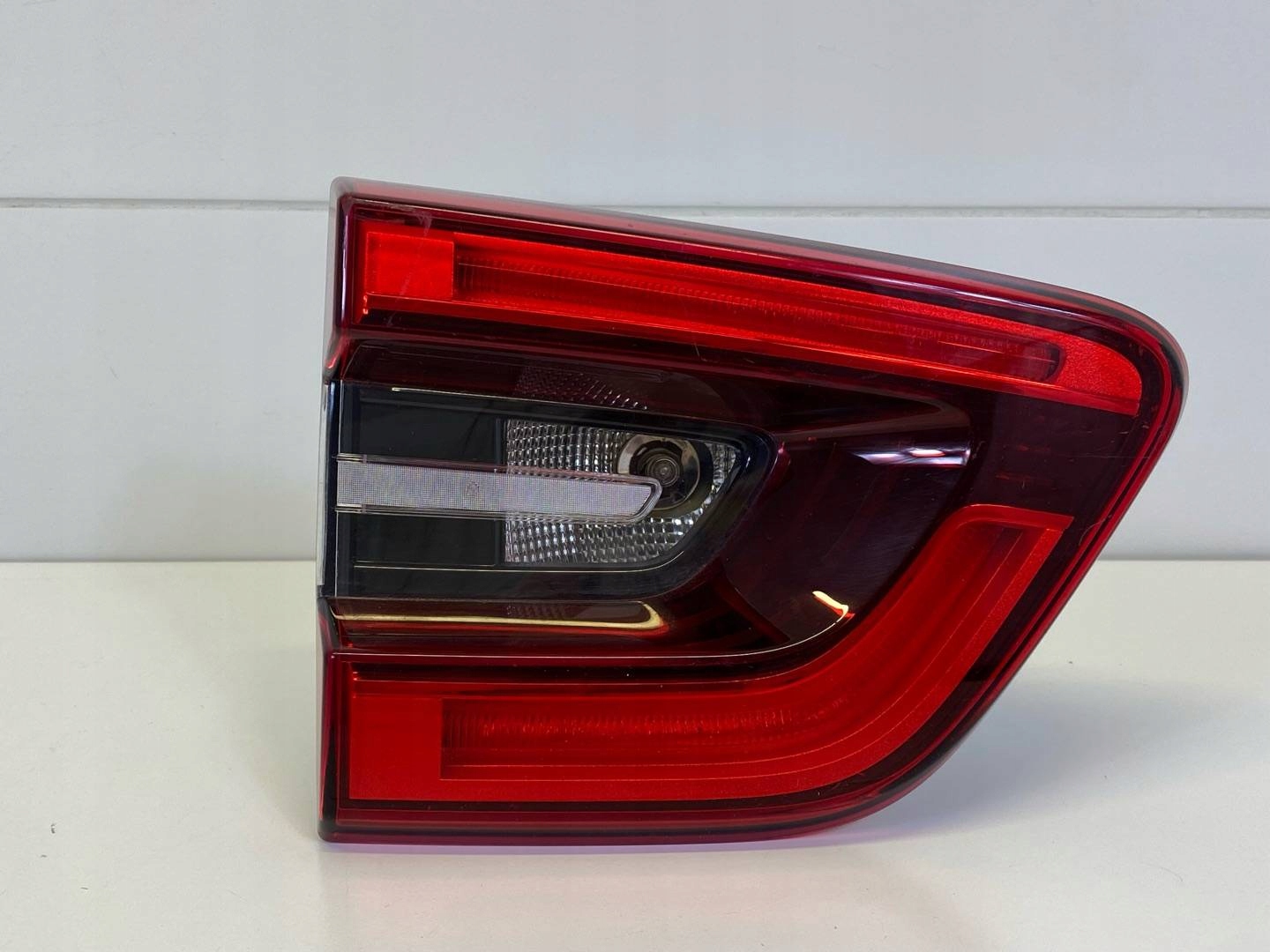 light rear to the bonnet left side Renault Kadjar 2018 265550151R