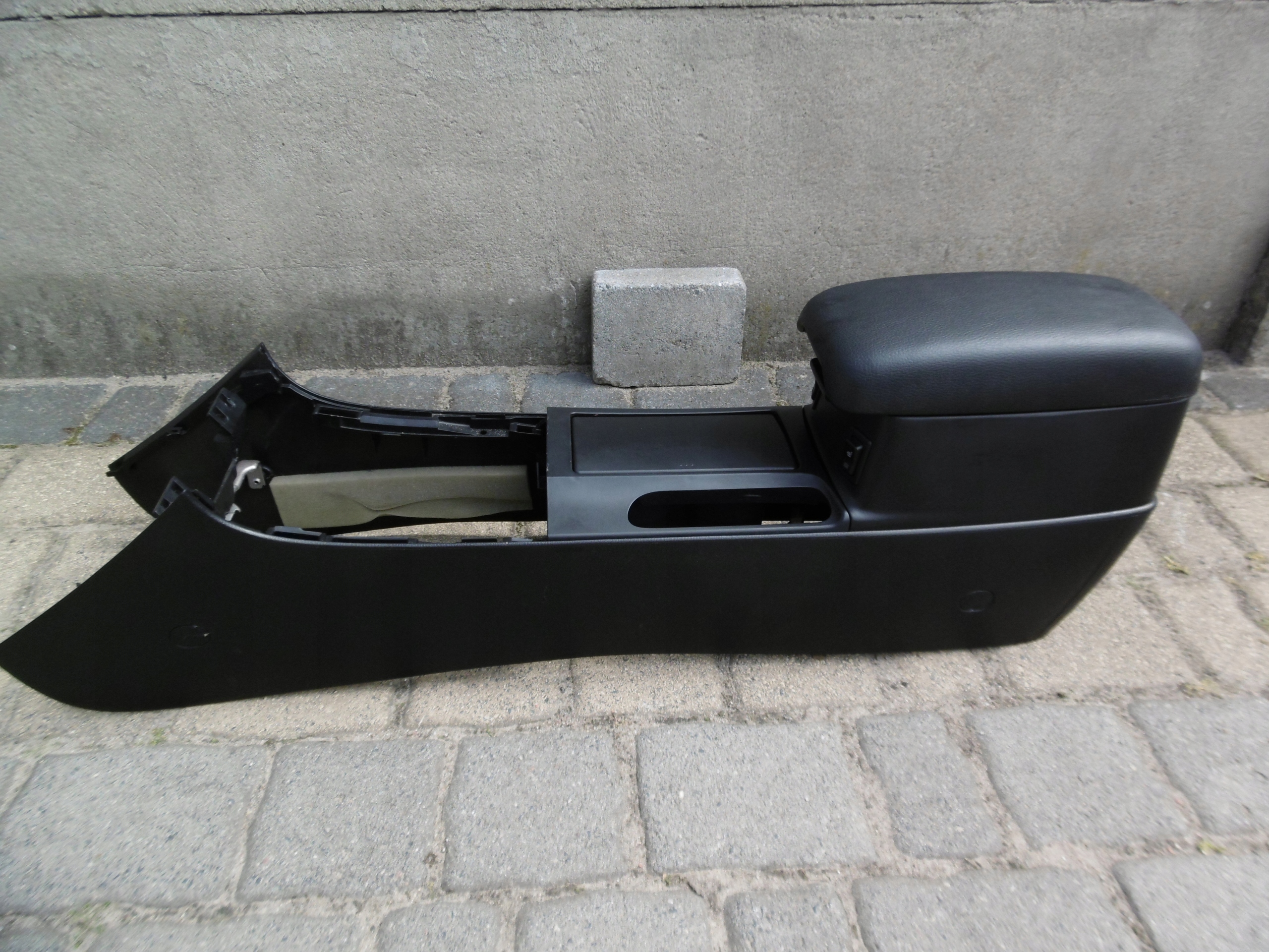 MAZDA 6 02 / 07r-тунель, центральна консоль