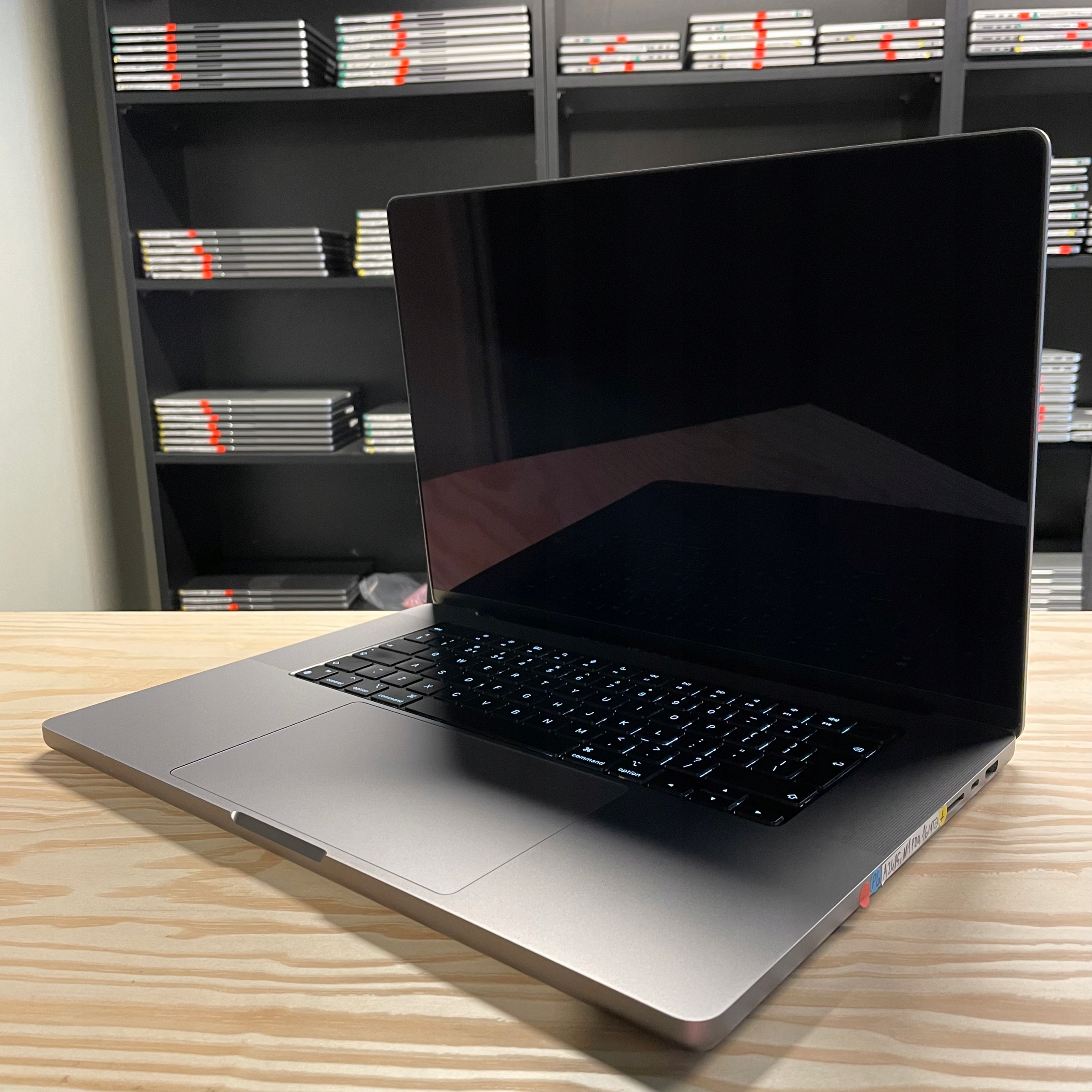 Macbook Pro 16 M1 Pro Laptop Apple A2485 16GB/1TB/ 10CPU/ 16GPU