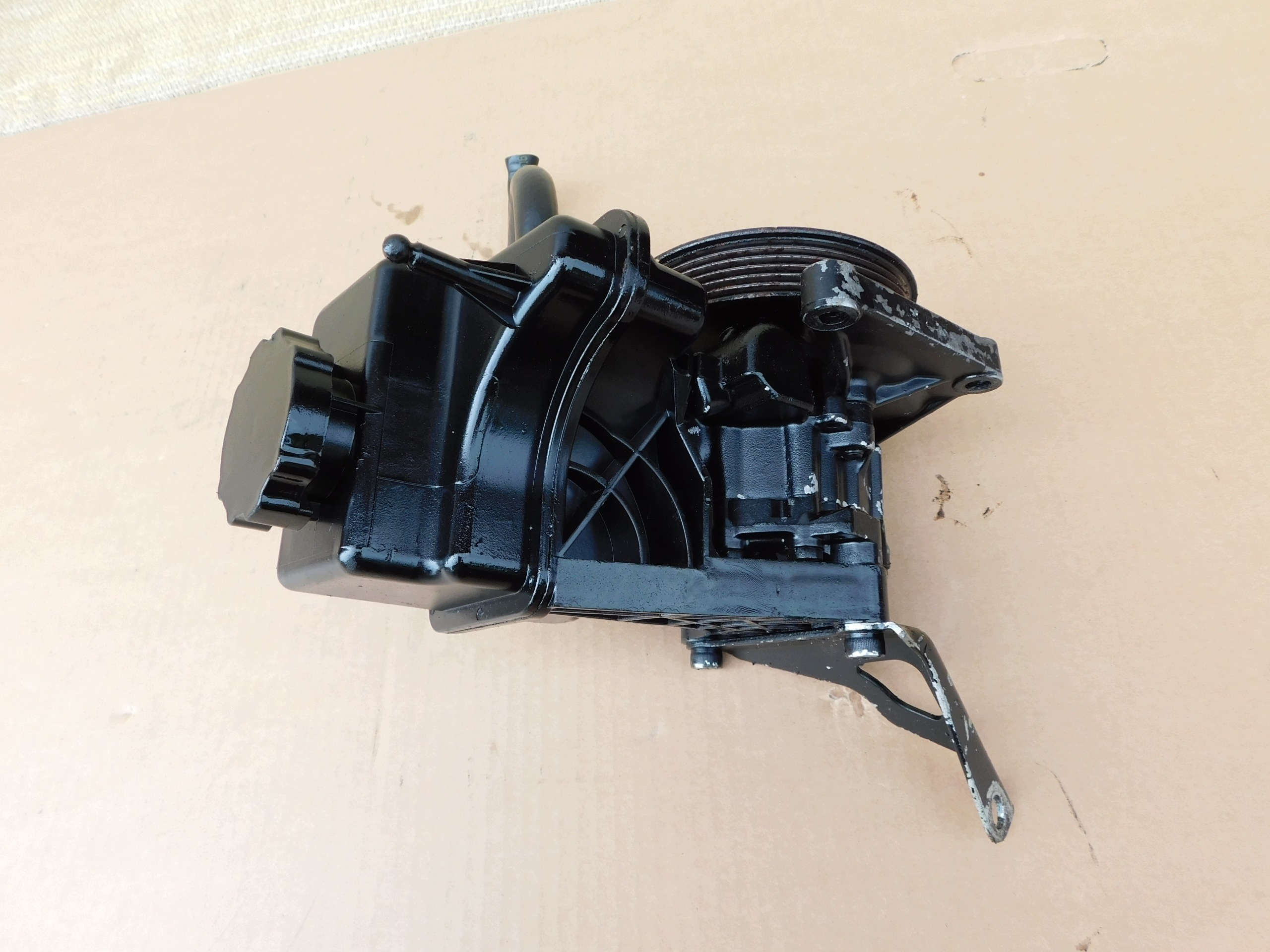 servo pump tank wheel Mercedes Sprinter 906 2.2 CDI OM651