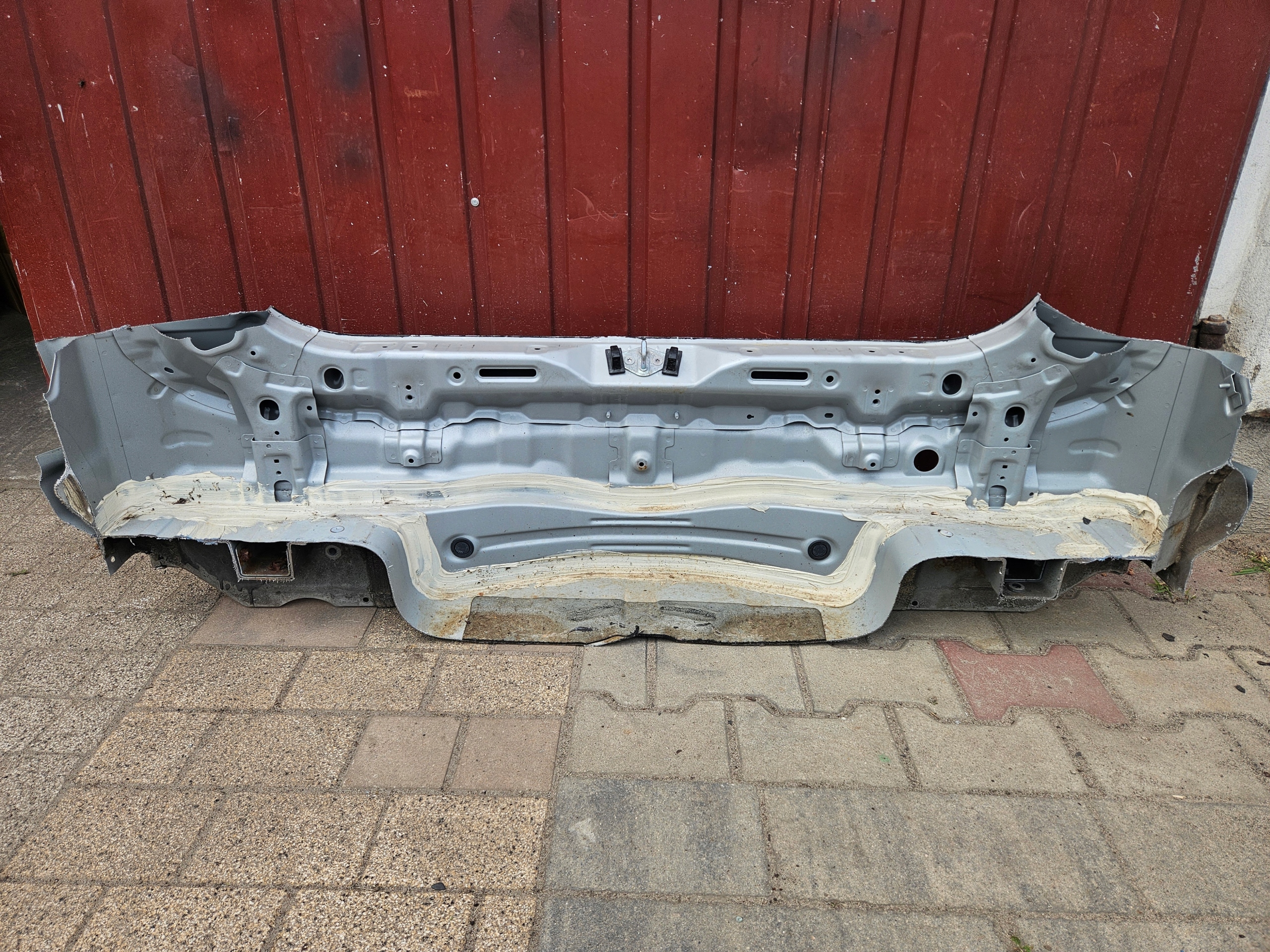 ремень задний зад перегородка kia CEED II 12-17 HB