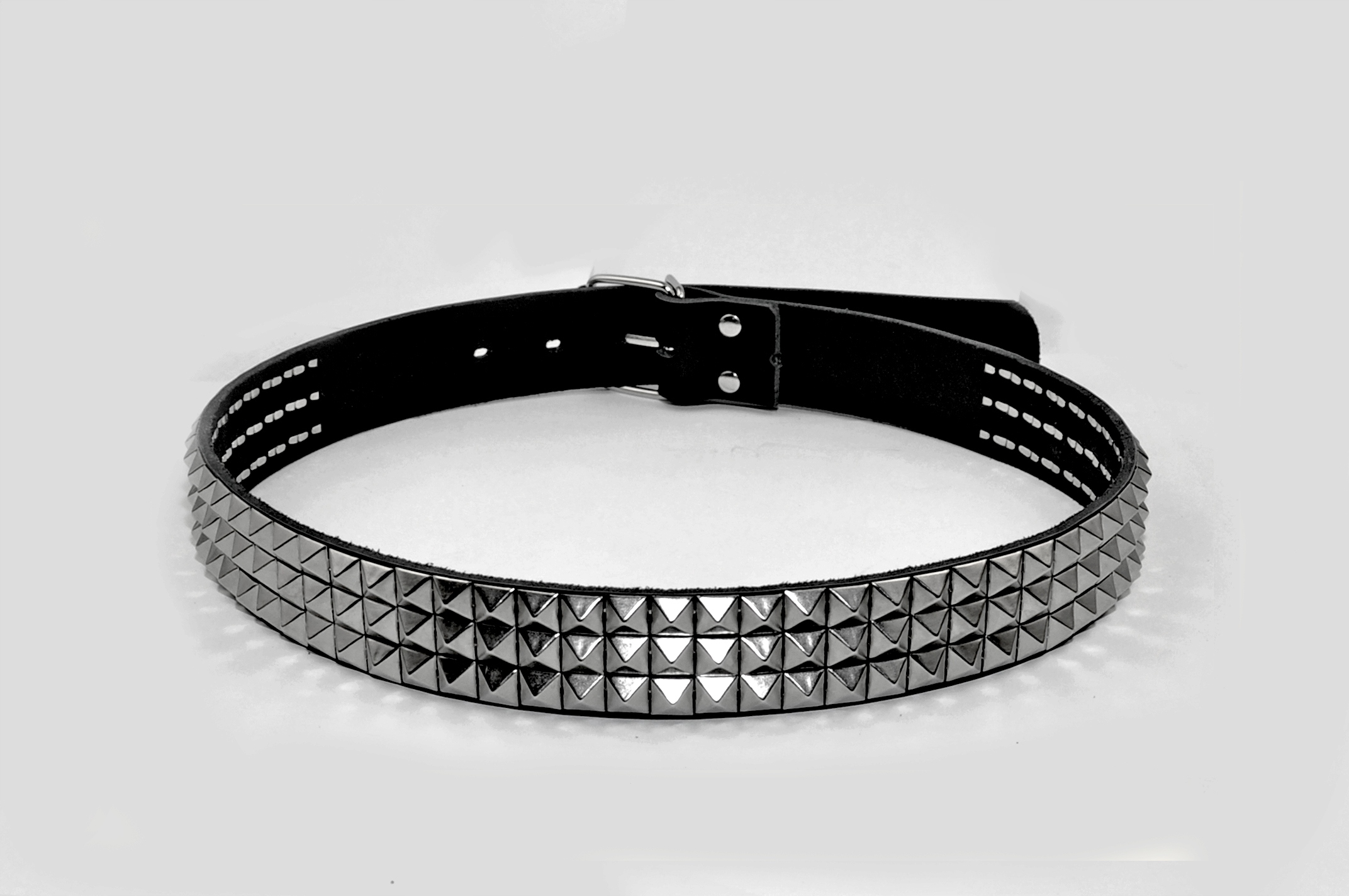 PASEK SKÓRZANY ĆWIEKI PIRAMIDKI rozmiar S Marka inna