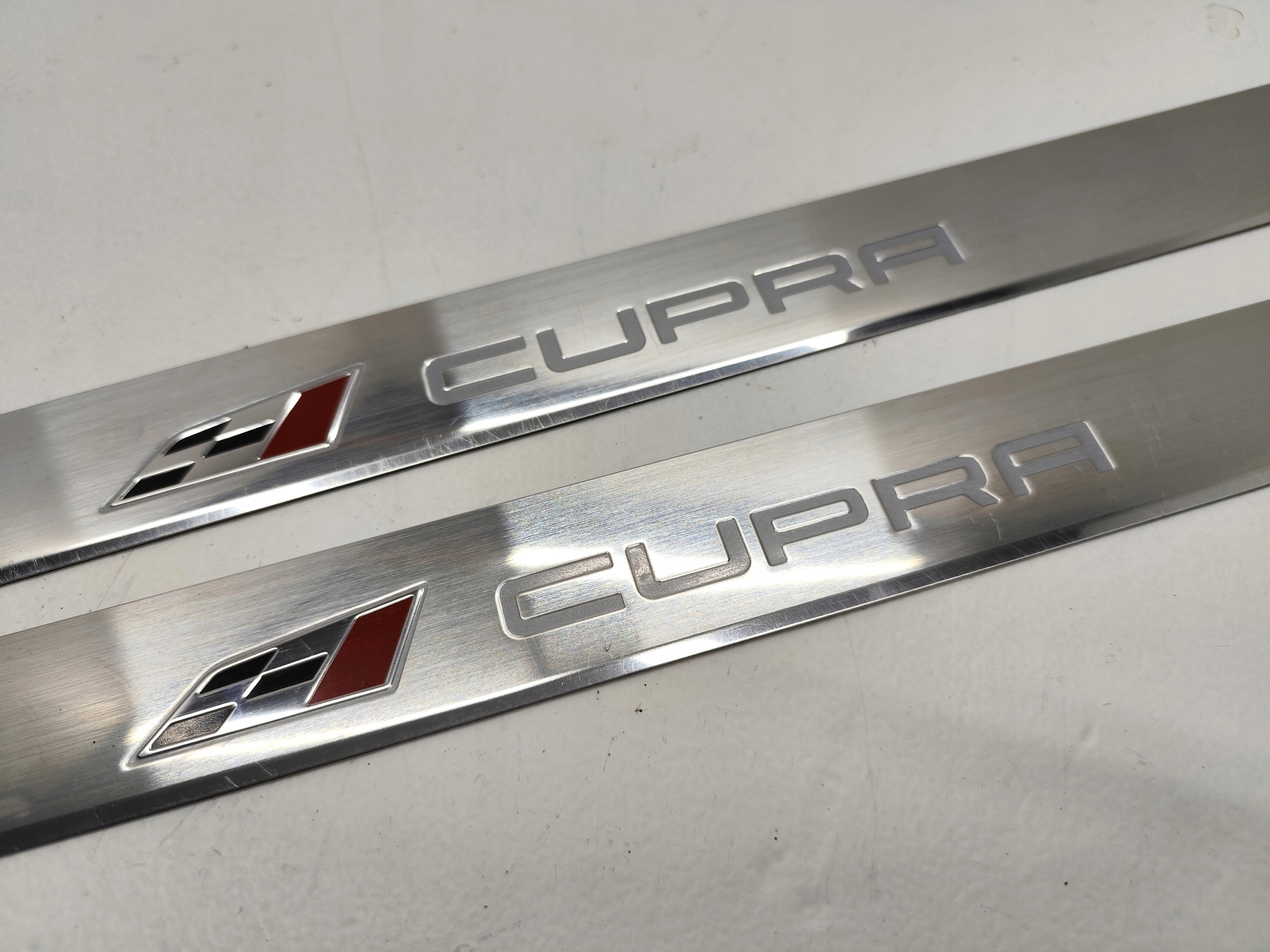 SEAT LEON III CUPRA 5F LISTWY NAKŁADKI PROGOWE KPL