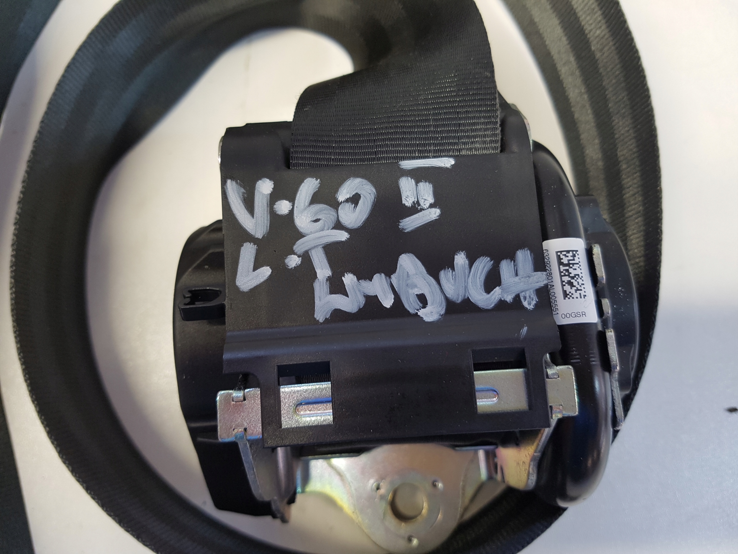 642983100E - VOLVO V60 II SEAT BELTS задний левый