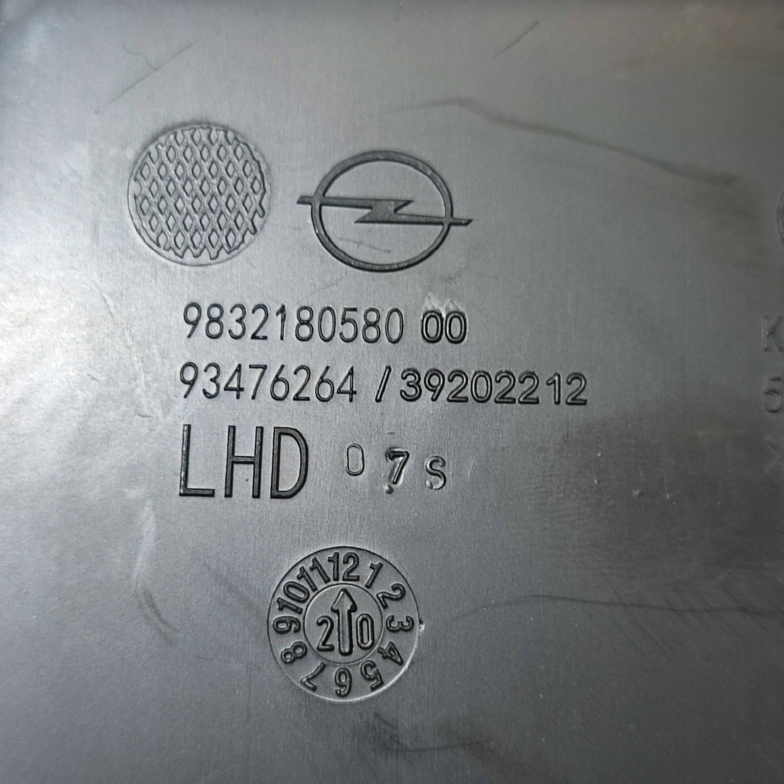 Mata do Handschuhfach Opel Corsa F 9832180580