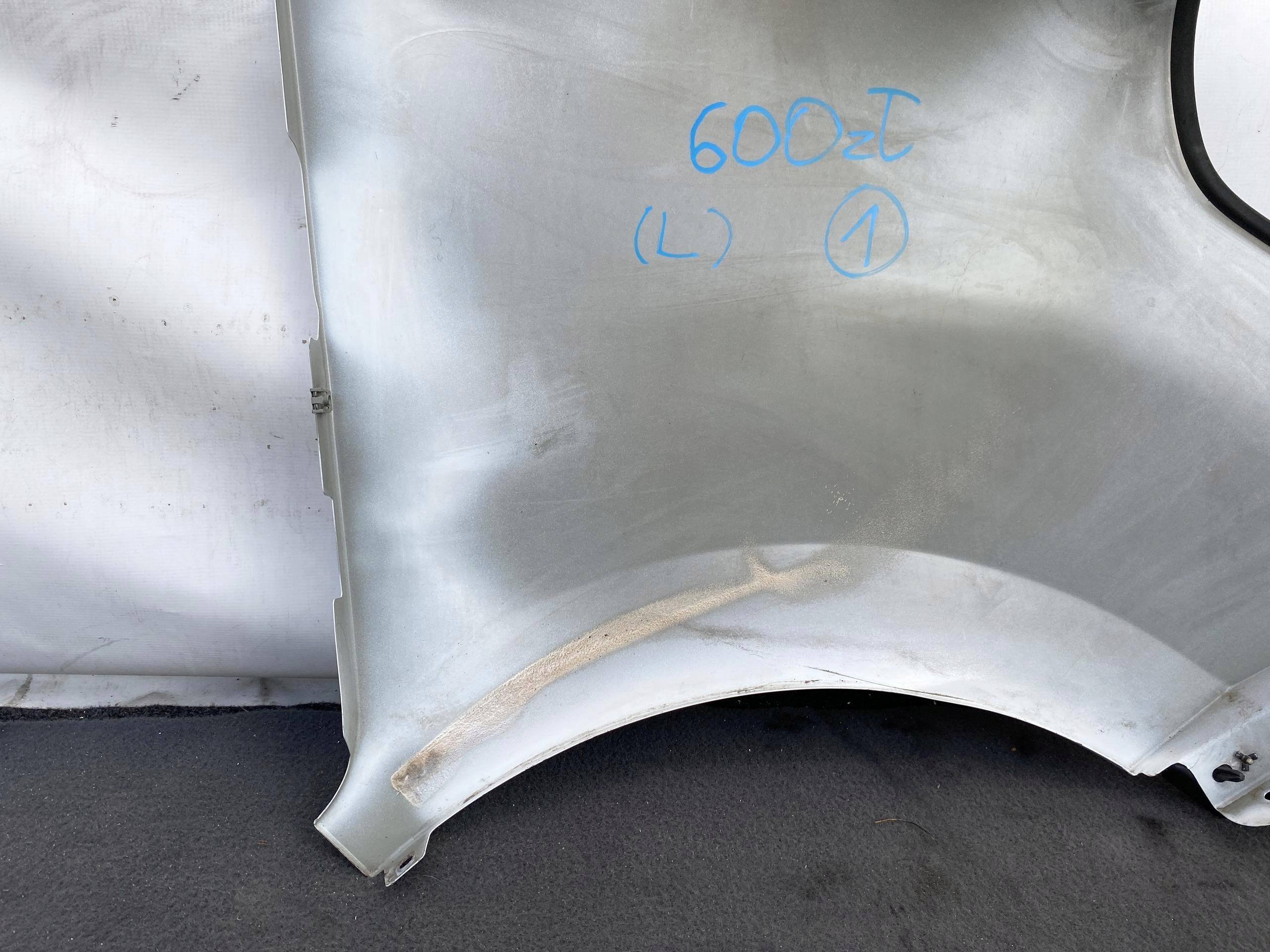 RENAULT MASTER 3 10- fender front left front BIALY original DEMONTAZ