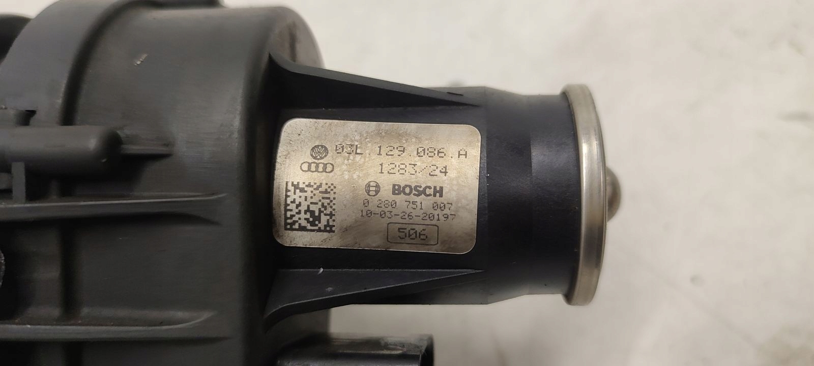 Collettore aspirazione usato Seat Ibiza 6J 5D 1,6 TDI