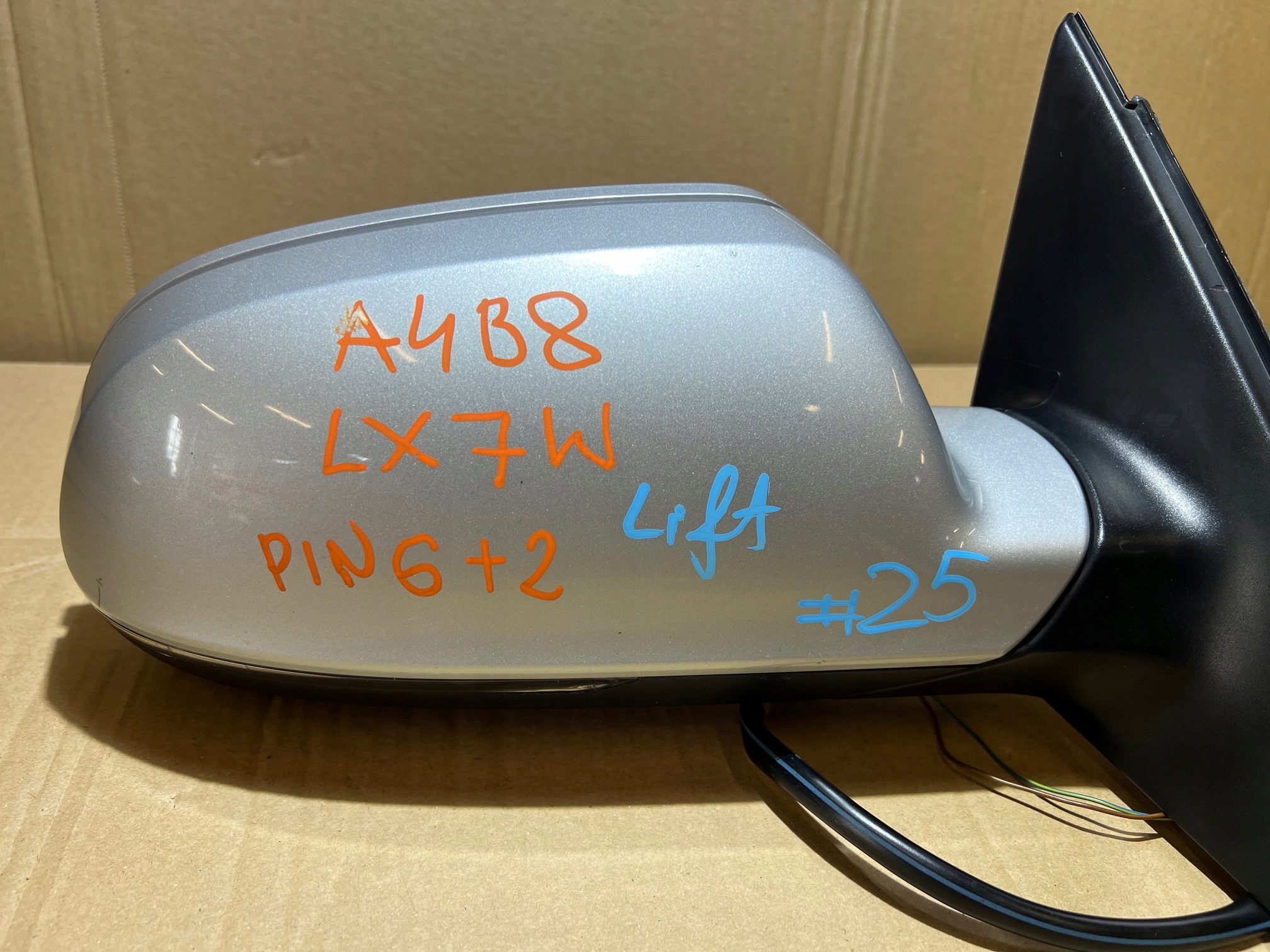 AUDI A4 B8 LIFT mirror exterior right 6 + 2 PIN LX7W