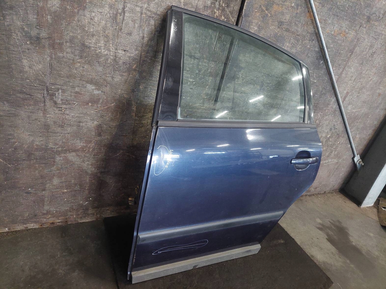 door complete left rear part VOLKSWAGEN PASSAT B5 sedan LN5Y
