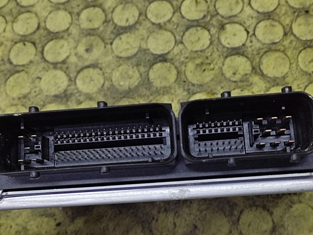 AUDI A3 8L control unit of the engine 0261206122