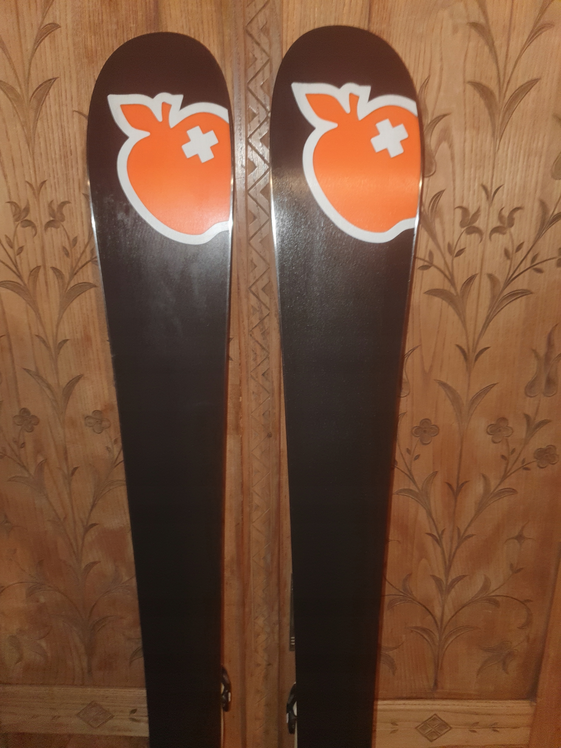 movement scent dł.147cm z marker 10 r=13m lekkie Model scent