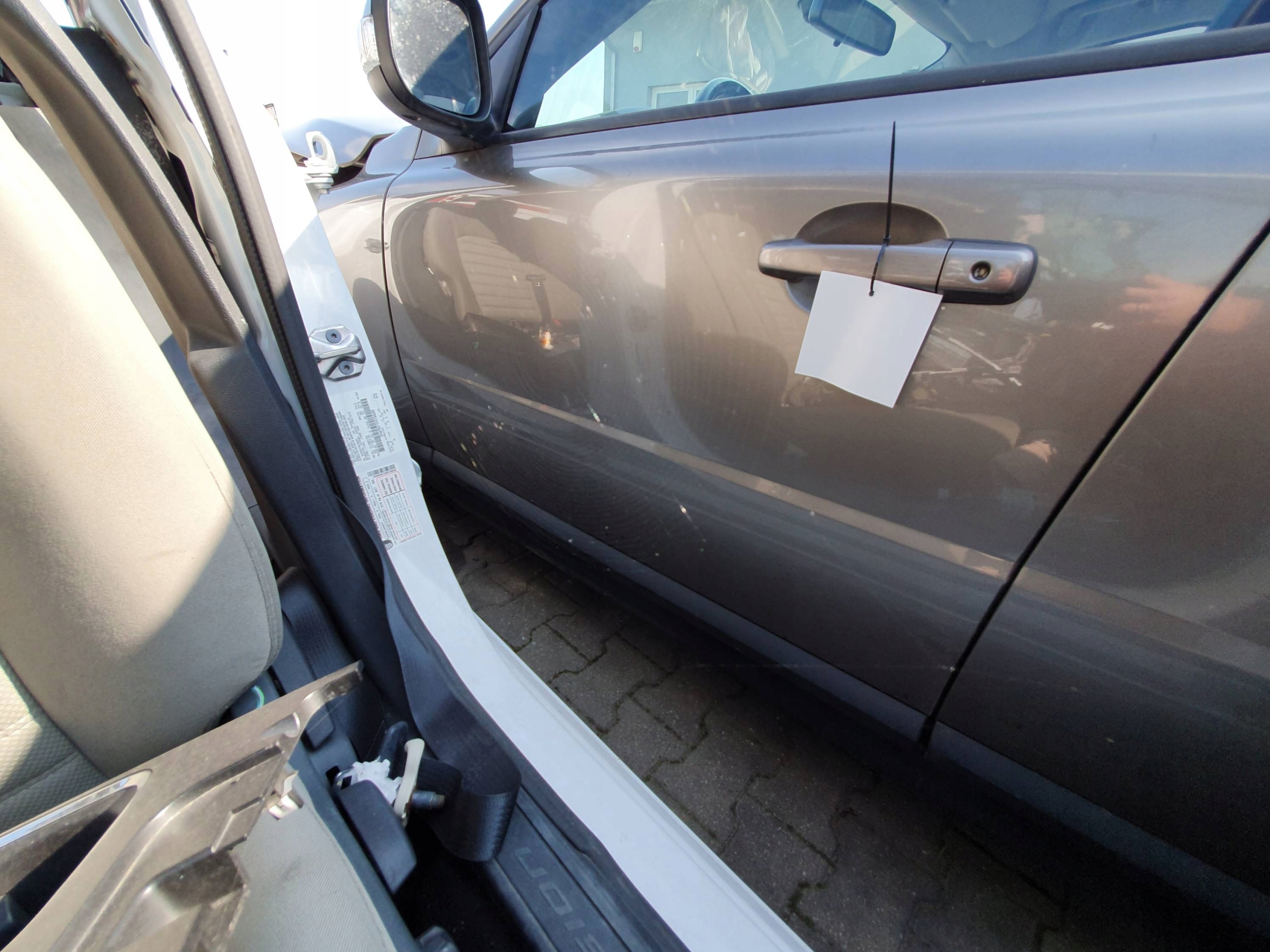 door left front 47200 OYSTER GREY PEARL VOLVO V70