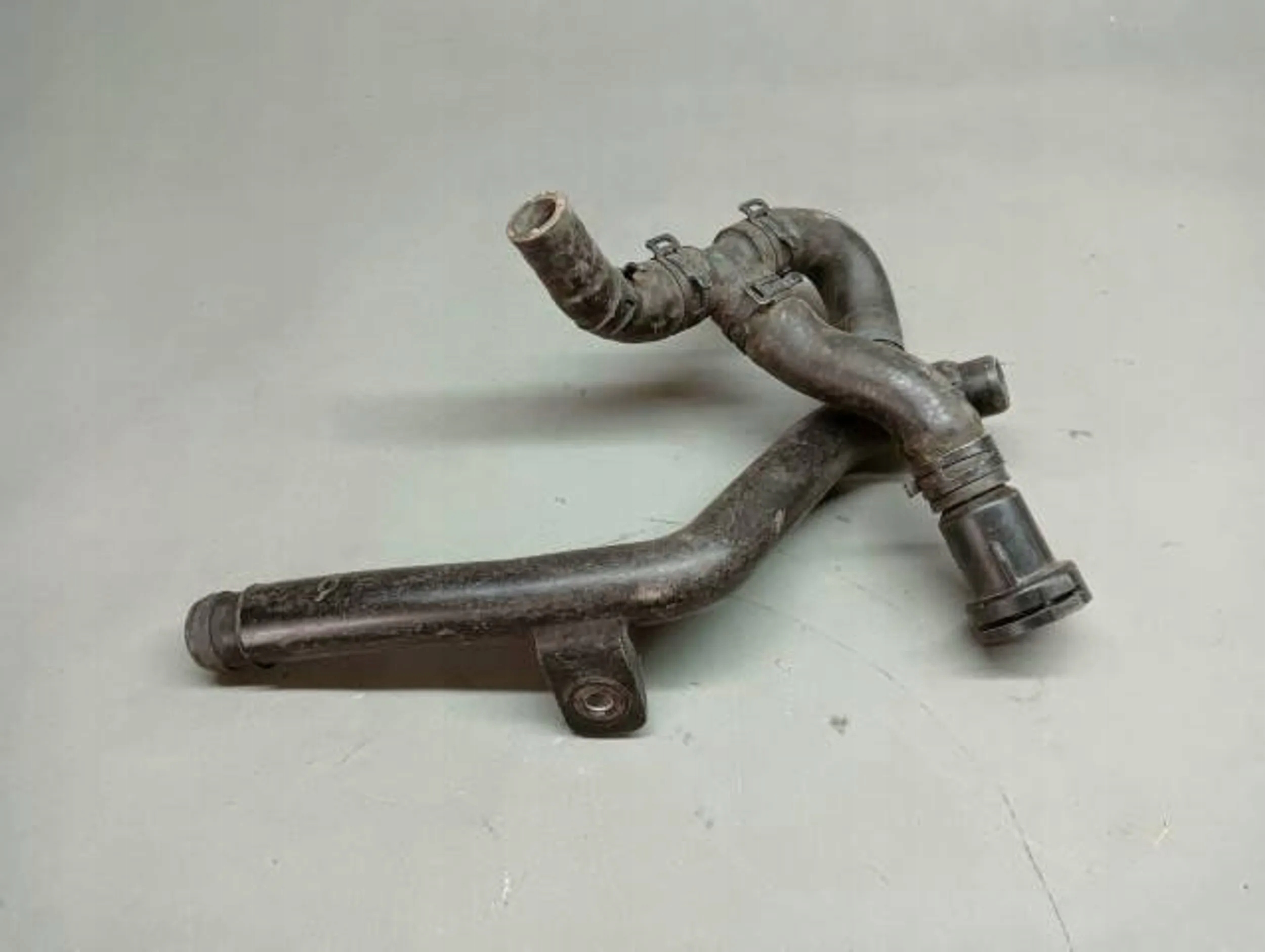 AUDI A4 B8 Q5 RURA PRZEWÓD WODY 03L121065K Typ samochodu Samochody osobowe