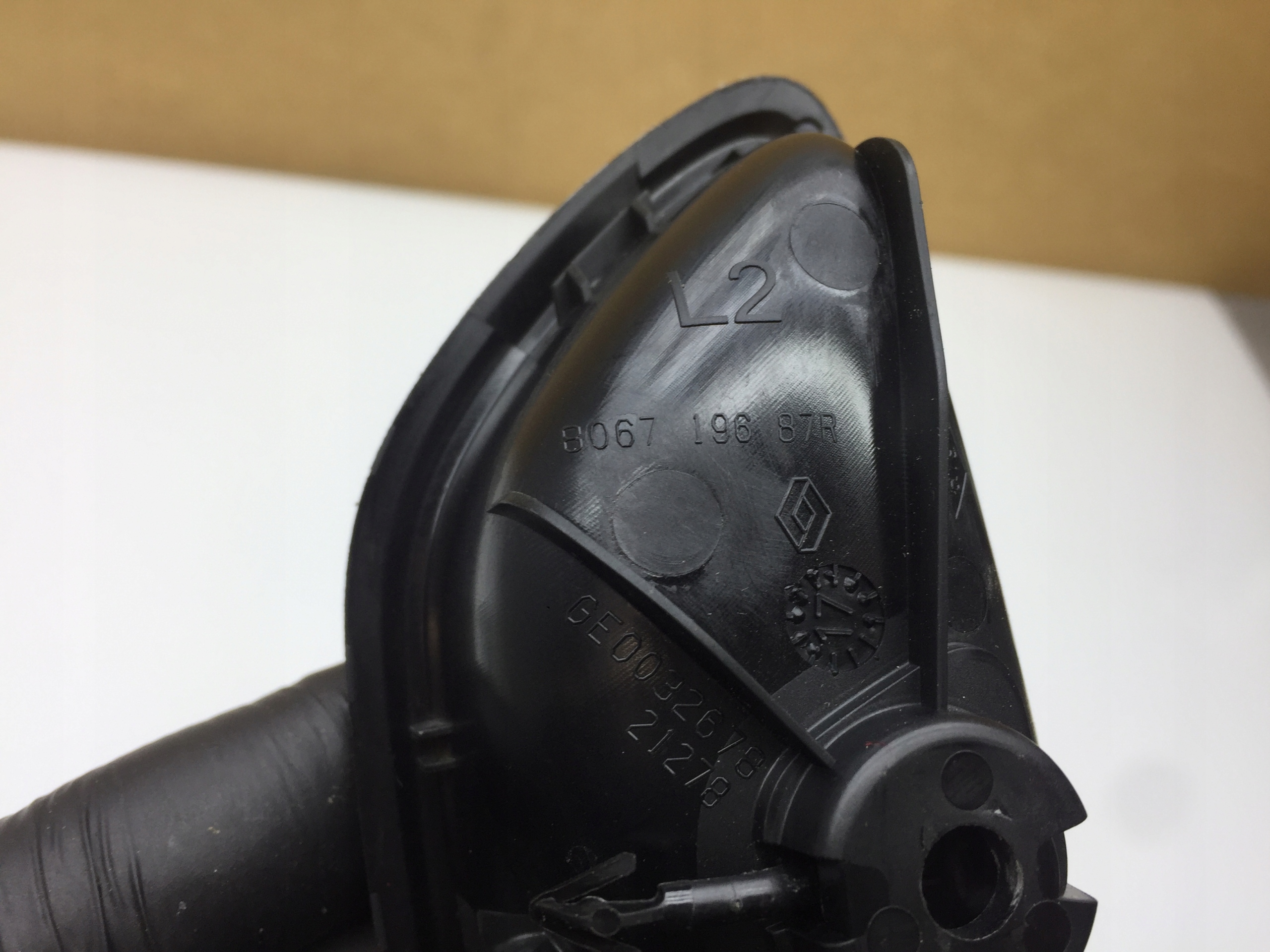 ручка двери левая зад renault MEGANE IV 806719687R