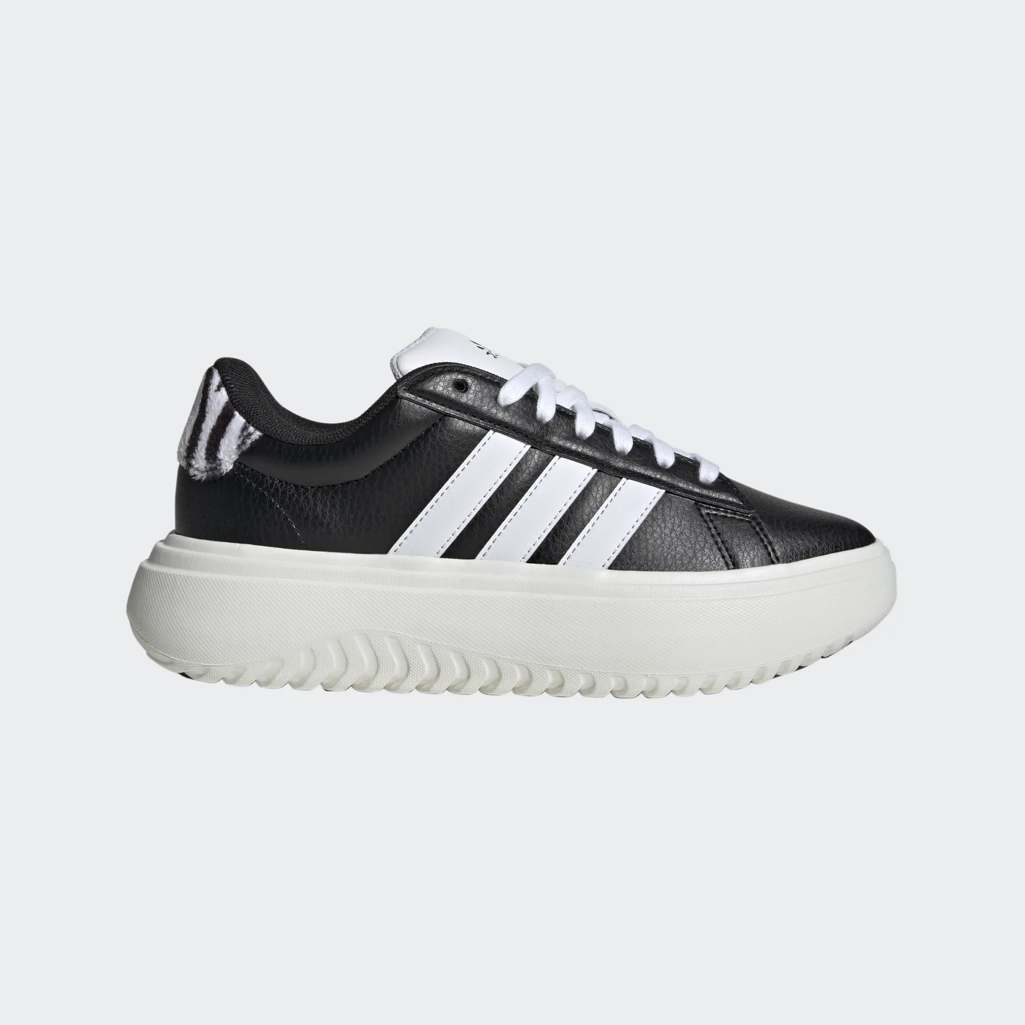 Adidas Sportovní boty Eco Leather na platformě Grand Court IH7754 vel. 36 2/3