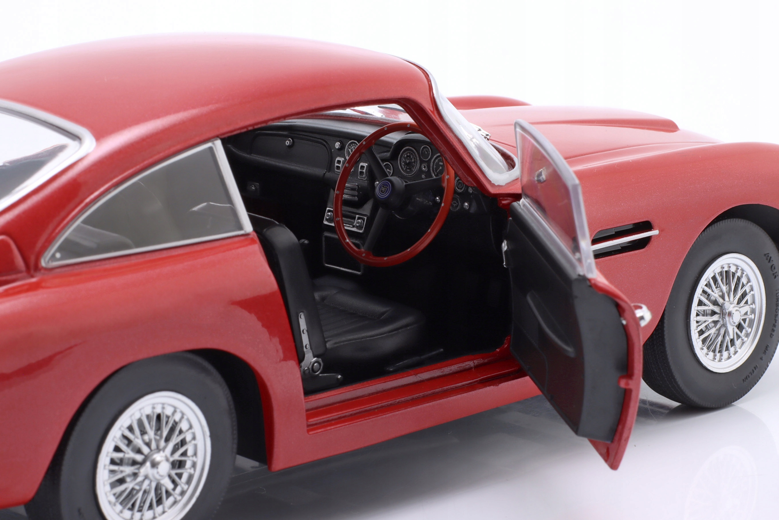 Aston Martin DB5 Metallic Red 1964 Red Solido 118 Model Aston Martin DB5