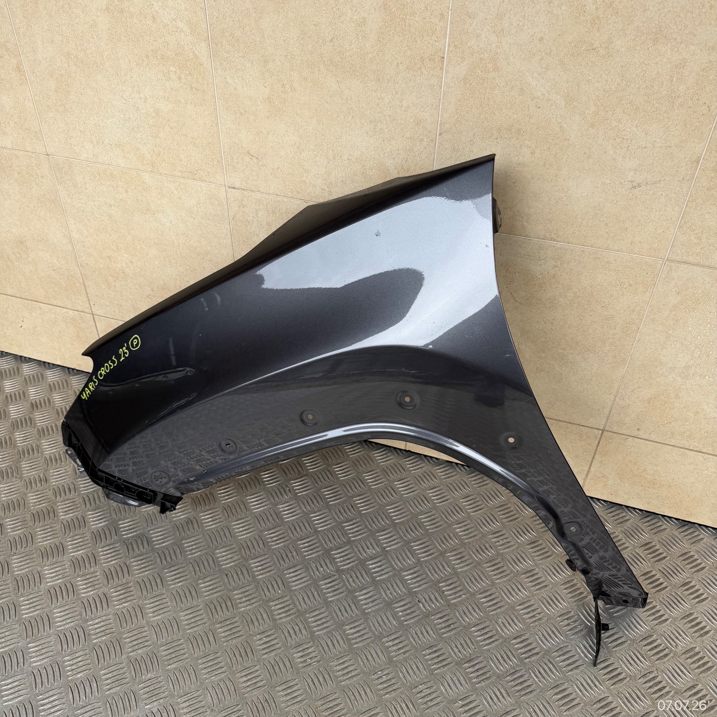 fender front left TOYOTA YARIS CROSS 2023 ROK