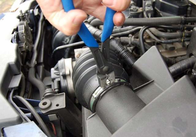 KING TONY Szczypce do opasek zaciskowych CLIC R Producent code 9AA15