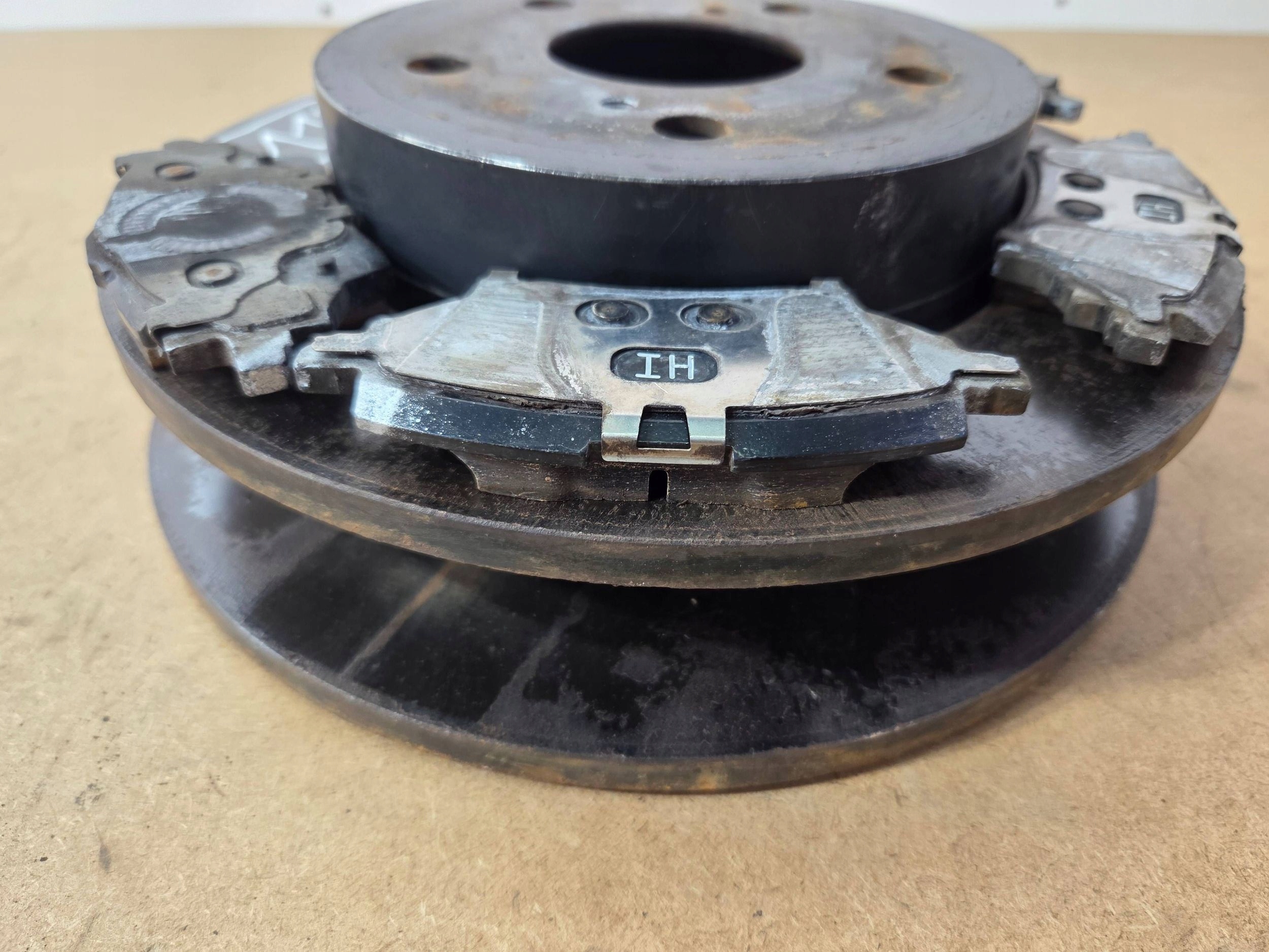 Toyota Corolla E21 discs brake rear. + plates (T110)
