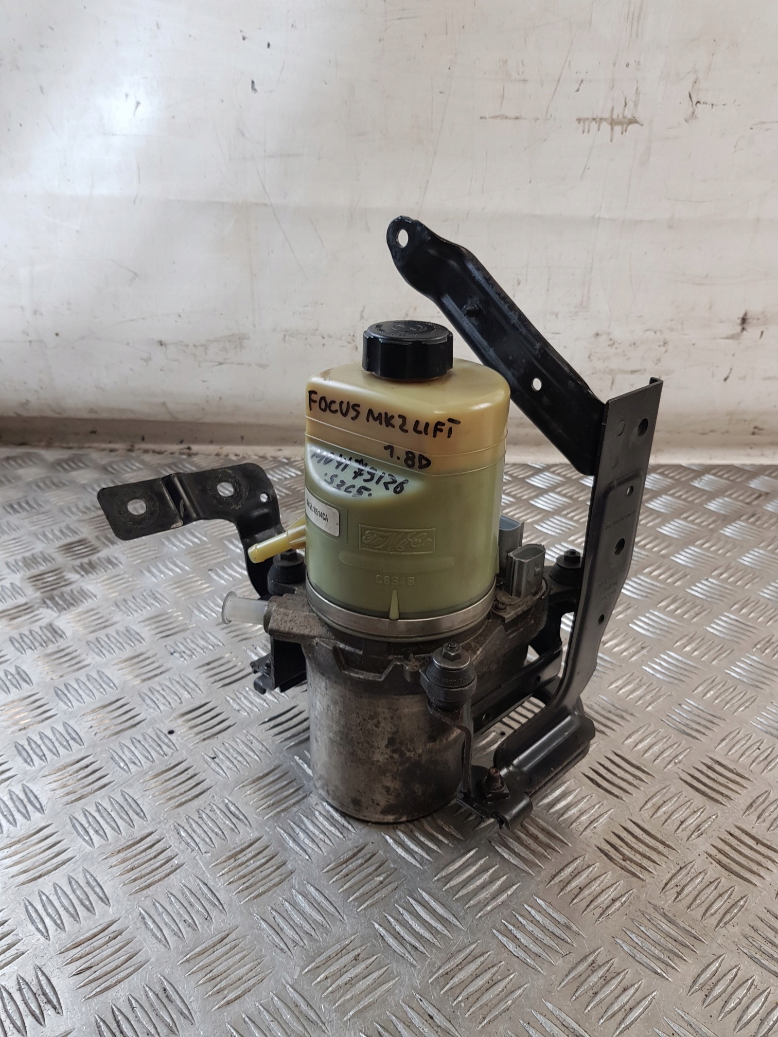 Pompa servosterzo 4M513K514CA FORD FOCUS MK2 LIFT 1.8D 08R