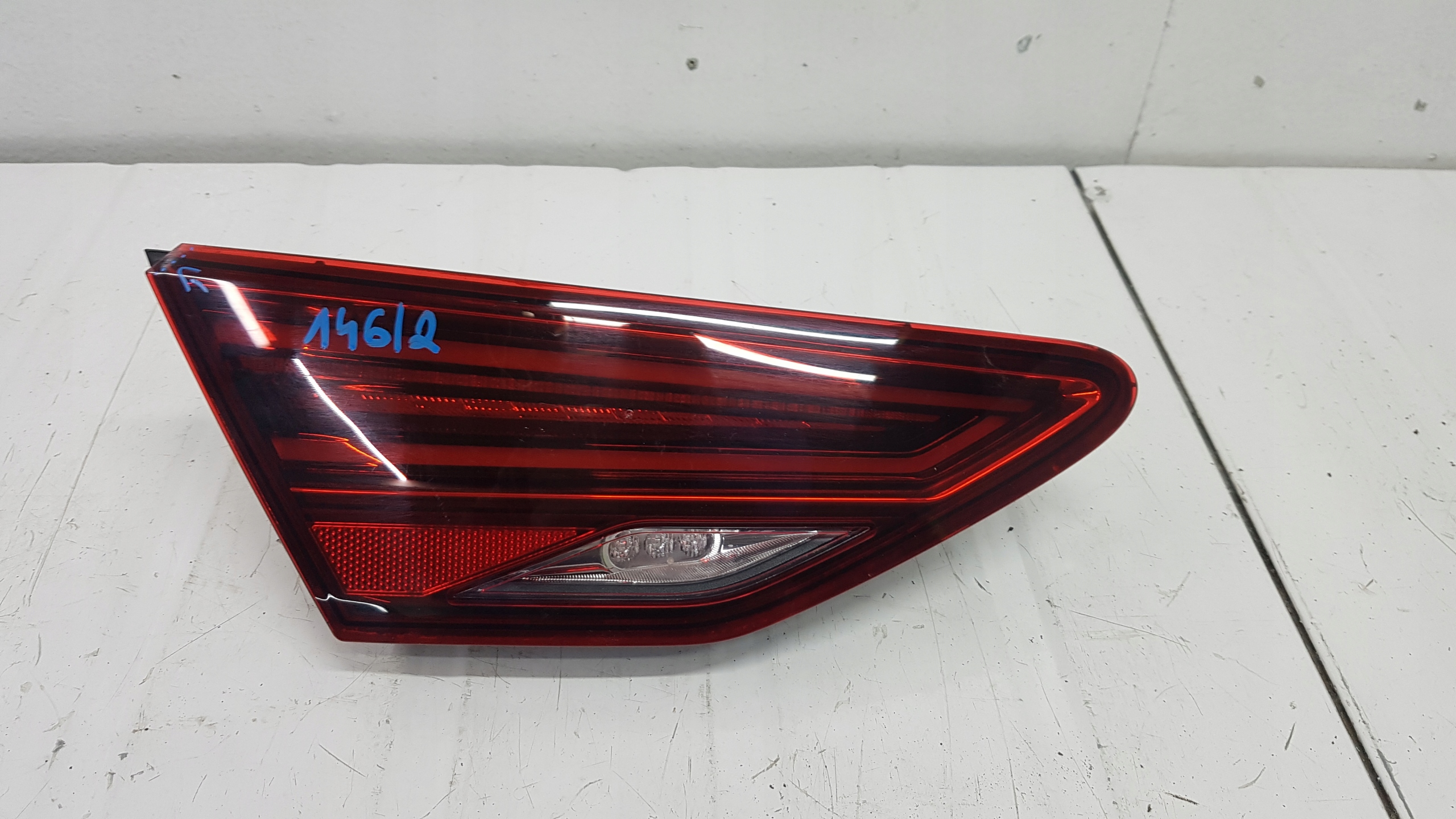 SEAT LEON III LAMPA TYŁ LEWA W KLAPĘ EU