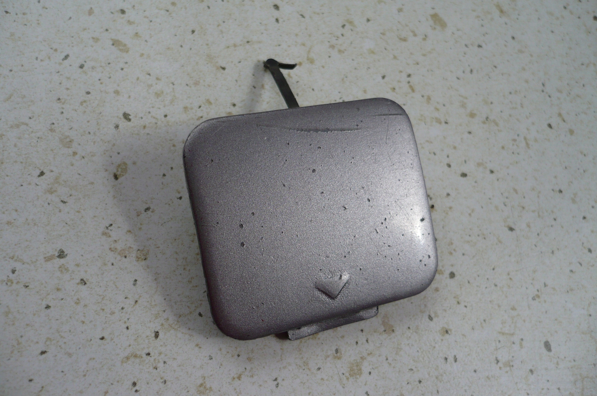 BMW serii 5 E39 towing hook cap bumper front