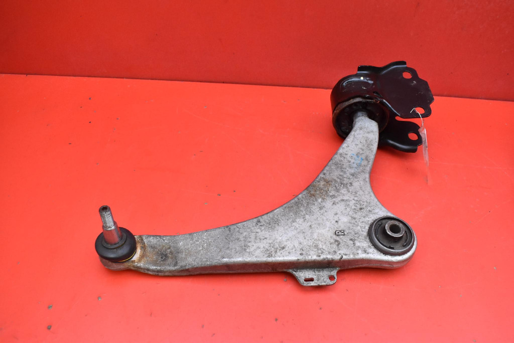 arm right front VOLVO V60 1 and 2.0 D3 163 KM 10-13
