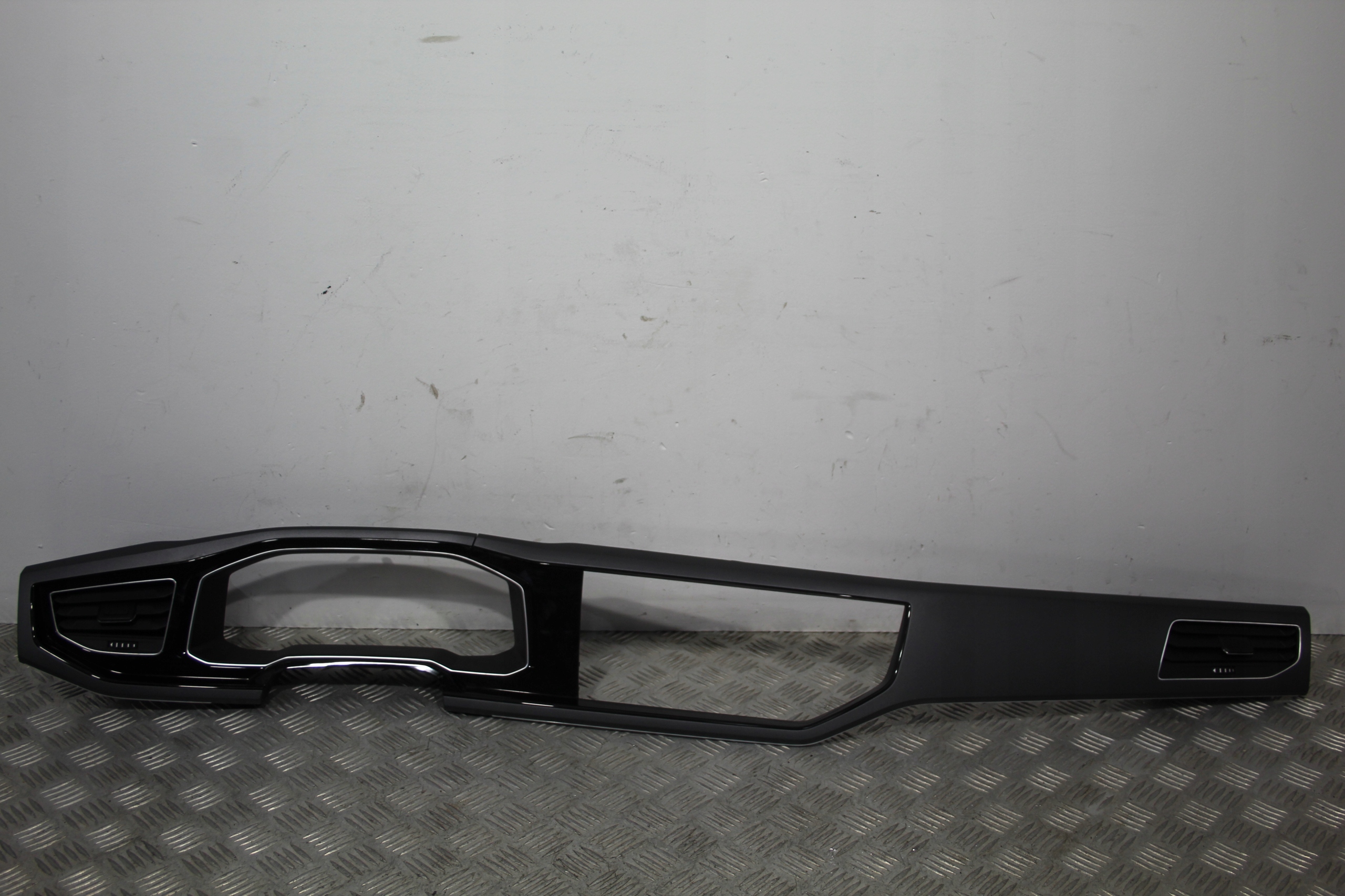 DEKOR consoles below dials LED VW TAIGO 2G7 R-LINE 2G1858417AS