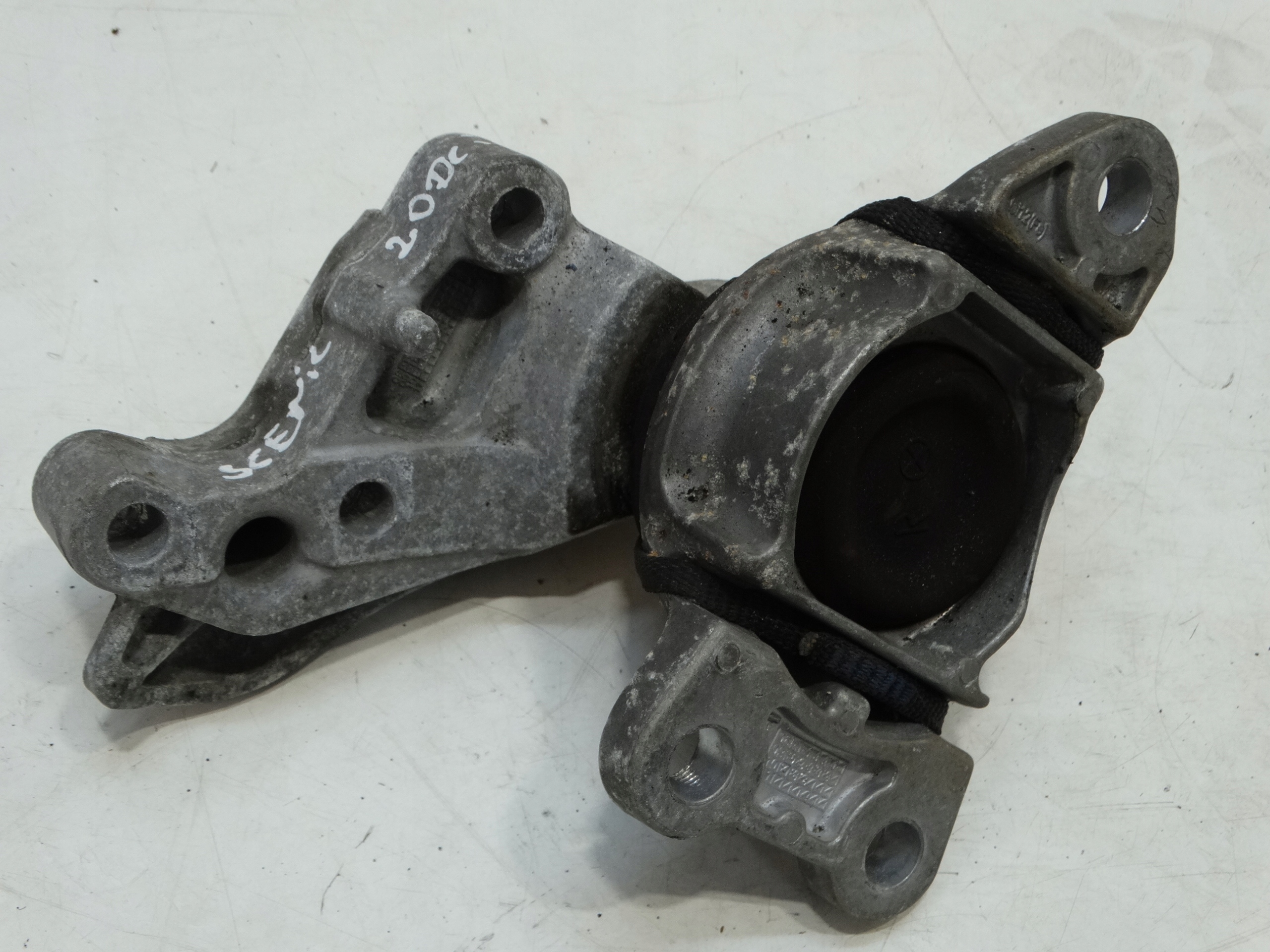 engine mount RENAULT SCENIC III 2.0 DCI 09-13R. 112100018R