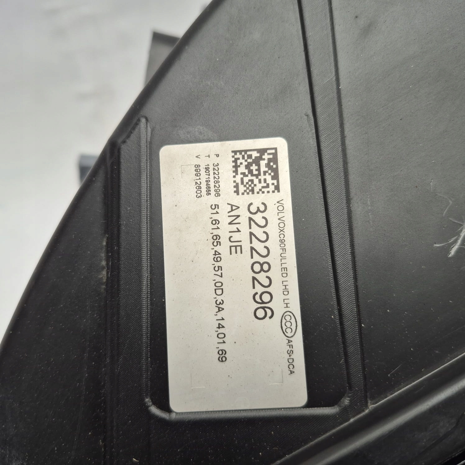 VOLVO XC90 II LIFT 19- light left front front FULL LED 32228296
