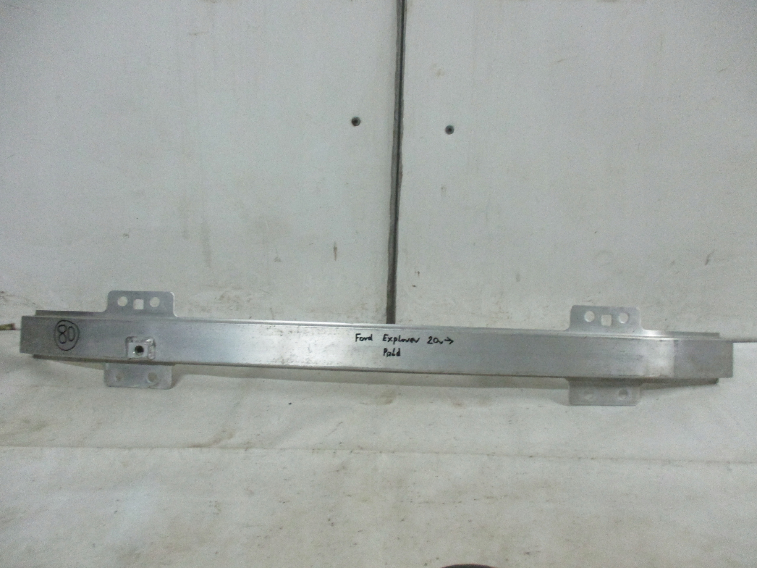 belka zderzaka przód Ford Explorer 20r-