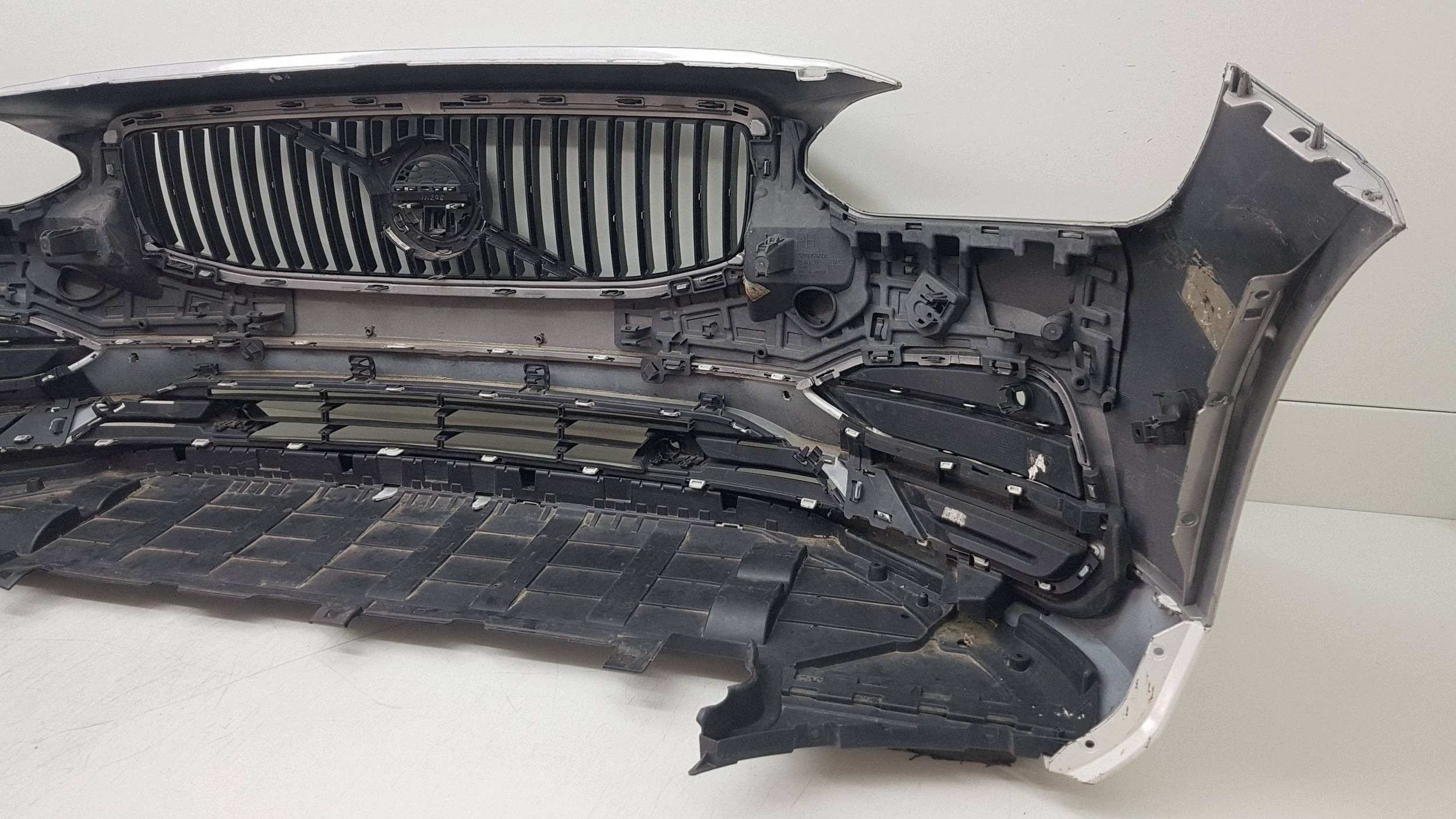 VOLVO V90 S90 2016 - bumper front 31383226