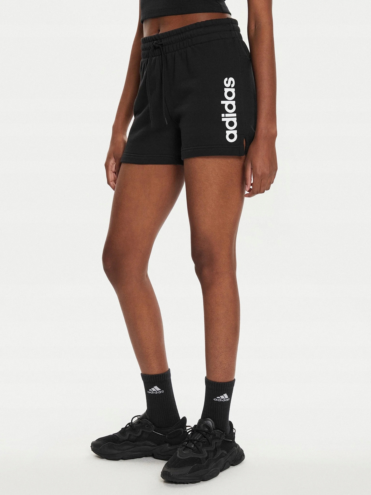 Adidas Kraťasy Kraťasy Essentials Linear French Terry Shorts IC4442 Velikost S 36