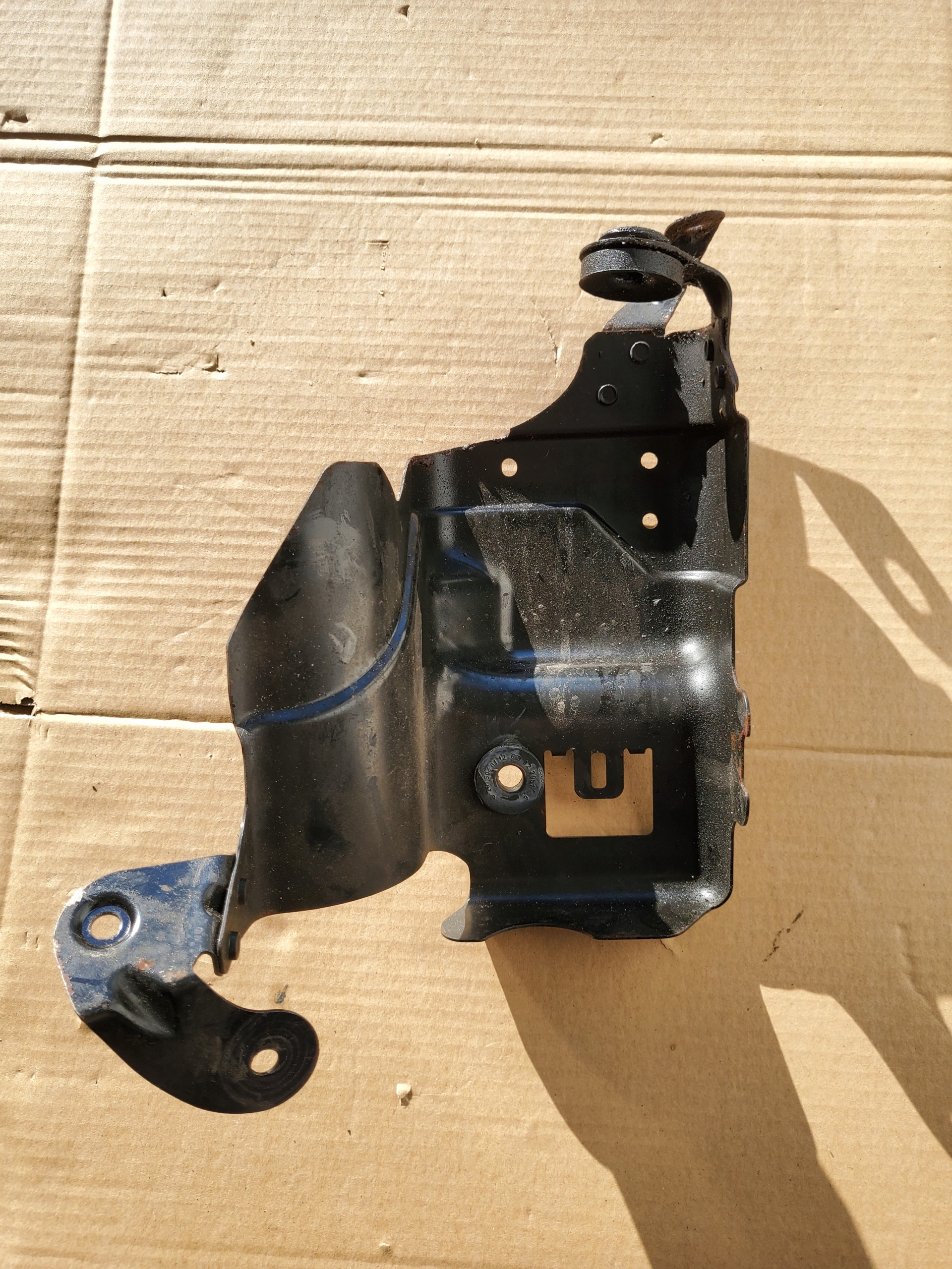 2015040112 - SUPPORT FIXING fluid TANK MERCEDES S W221